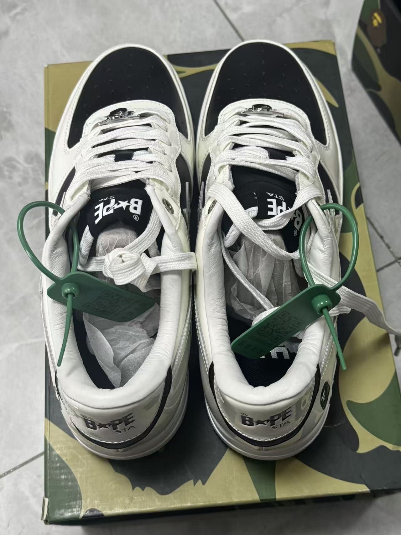 Bape Bape Low-Top Sneakers Size US 12 / EU 45 - 1 Thumbnail