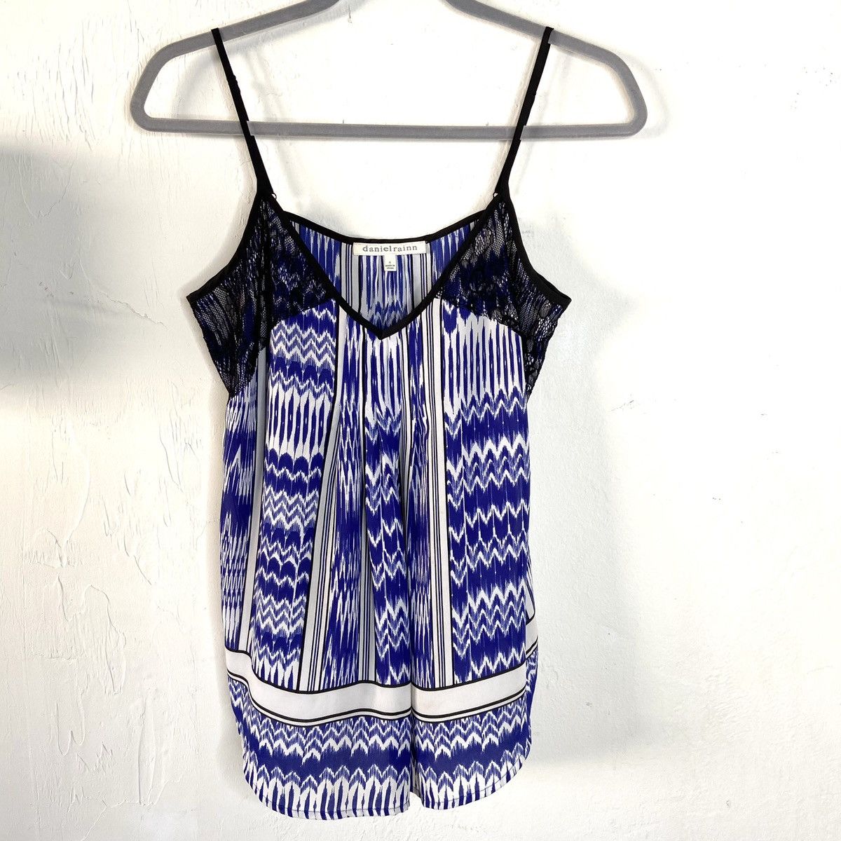 Other Flowy Silky Blue and White Patterned Lace Detail Top S Size S / US 4 / IT 40 - 1 Thumbnail