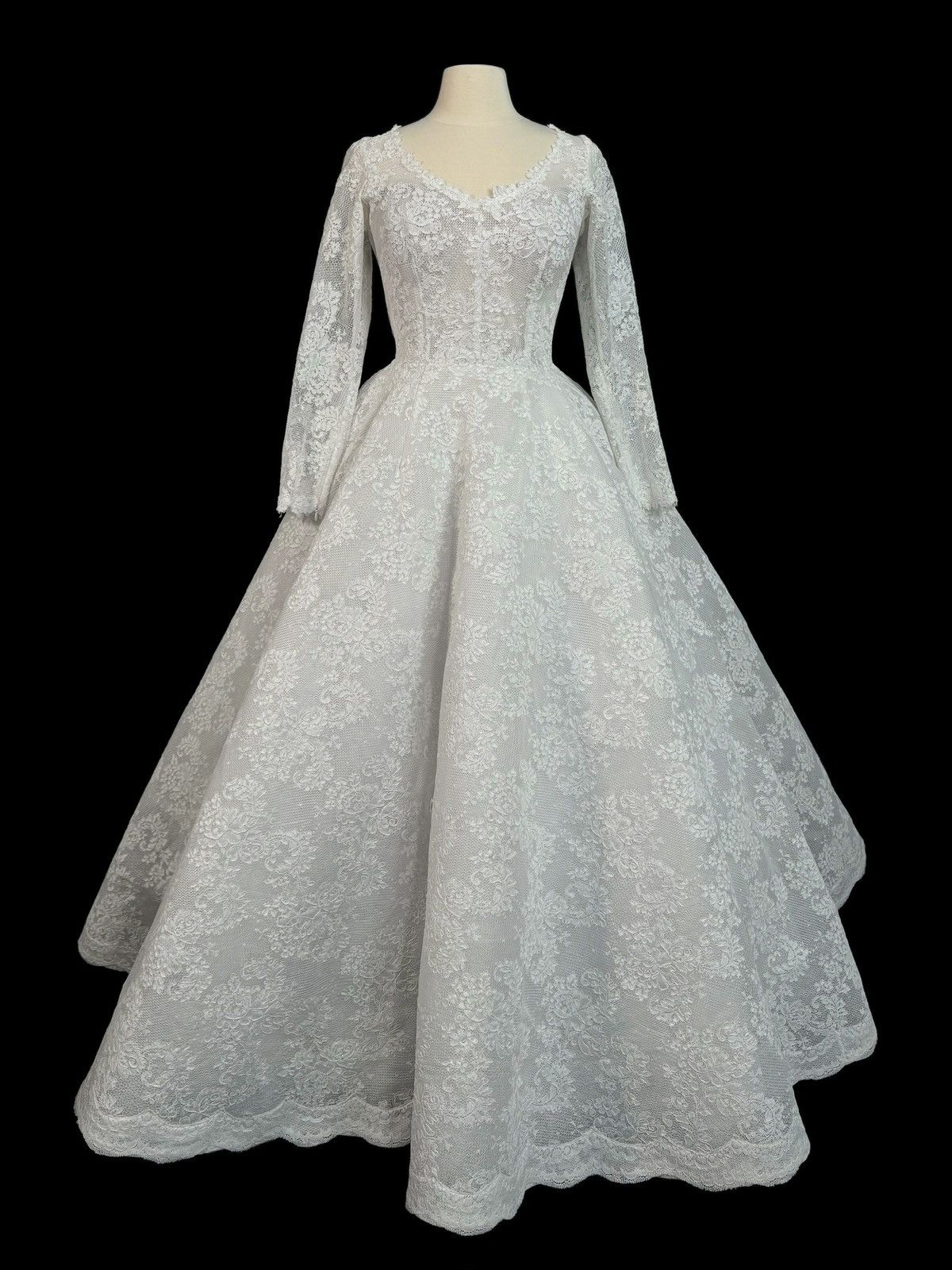 Other US 12 French Corded Lace Bridal Gown by Anna Augusta Size XL / US 12-14 / IT 48-50 - 1 Thumbnail