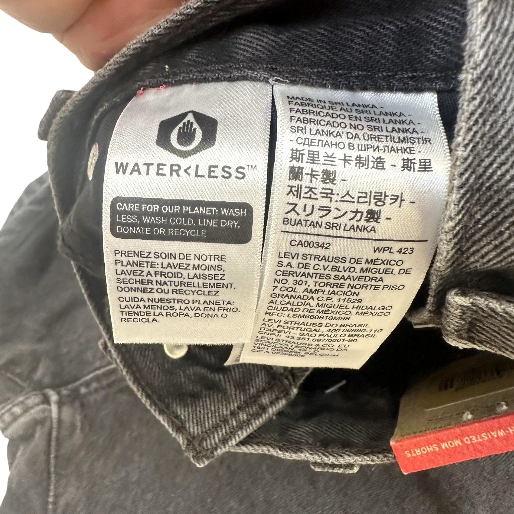 Levi's Levi's Womens Shorts Mom Denim Gray W32 High-Waisted Water Less 3.5in Inseam Relaxed Front Pockets Casual Vintage: No Size 24" / US 00 / IT 34 - 5 Thumbnail