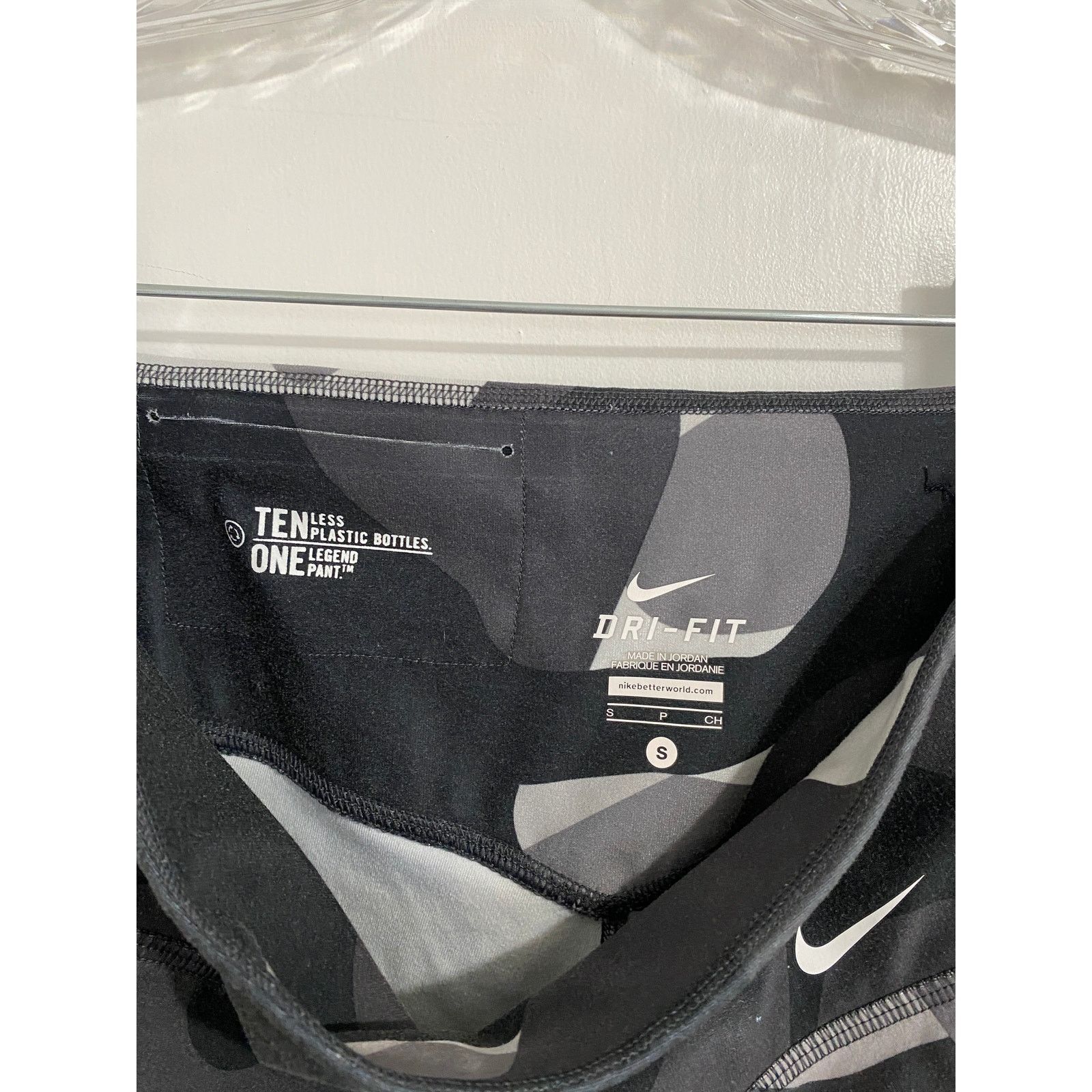 Nike Nike Dri-Fit Black, White, and Gray Leggings Size S Size 26" / US 2 / IT 38 - 3 Thumbnail