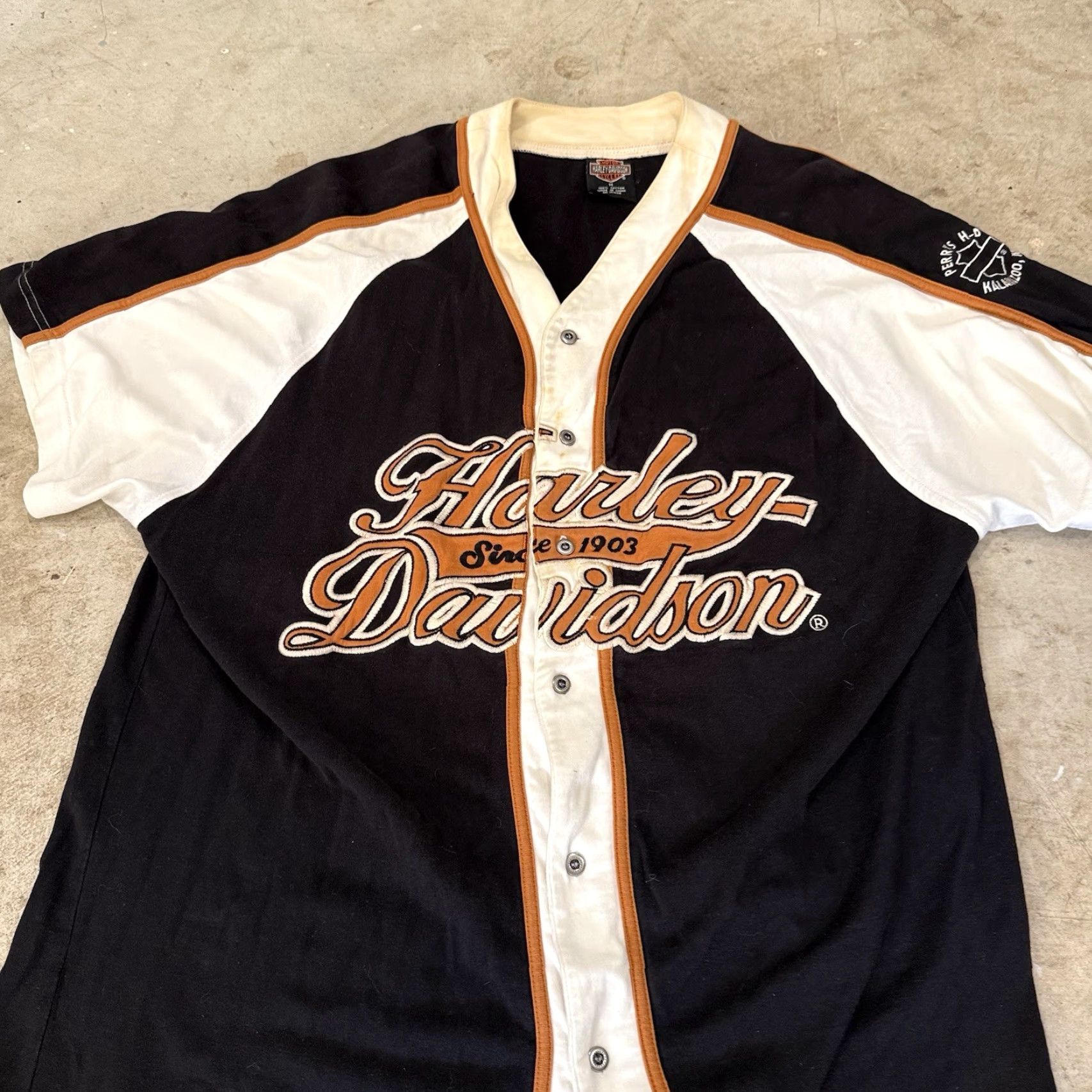 Harley Davidson VINTAGE Harley-Davidson Since 1903 Black Gold Baseball Jersey Mens Medium Button-Up Short Sleeve Men's Regular Black Stone? Size US M / EU 48-50 / 2 - 4 Thumbnail