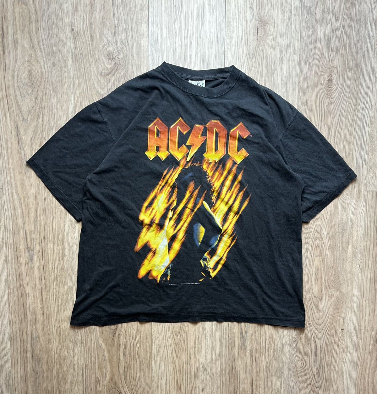 AC/DC Vintage AC/DC Anvil Bonfire 1998 T-shirt Merchandise Size US XL / EU 56 / 4 - 1 Thumbnail