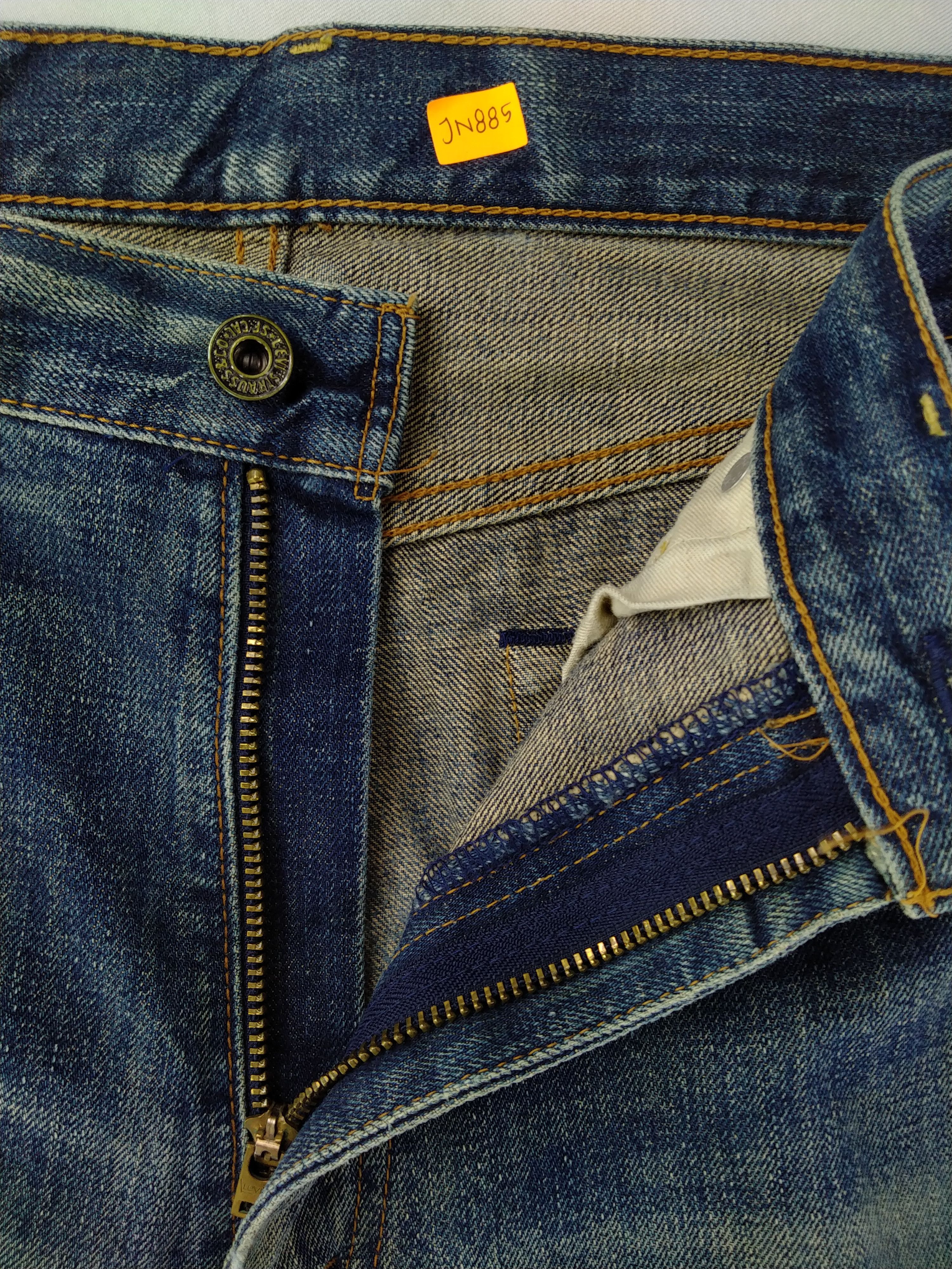 Levi's Distressed Vintage Levi's 504 Jeans 35x29.5 Denim -JN885 Size US 35 - 6 Thumbnail