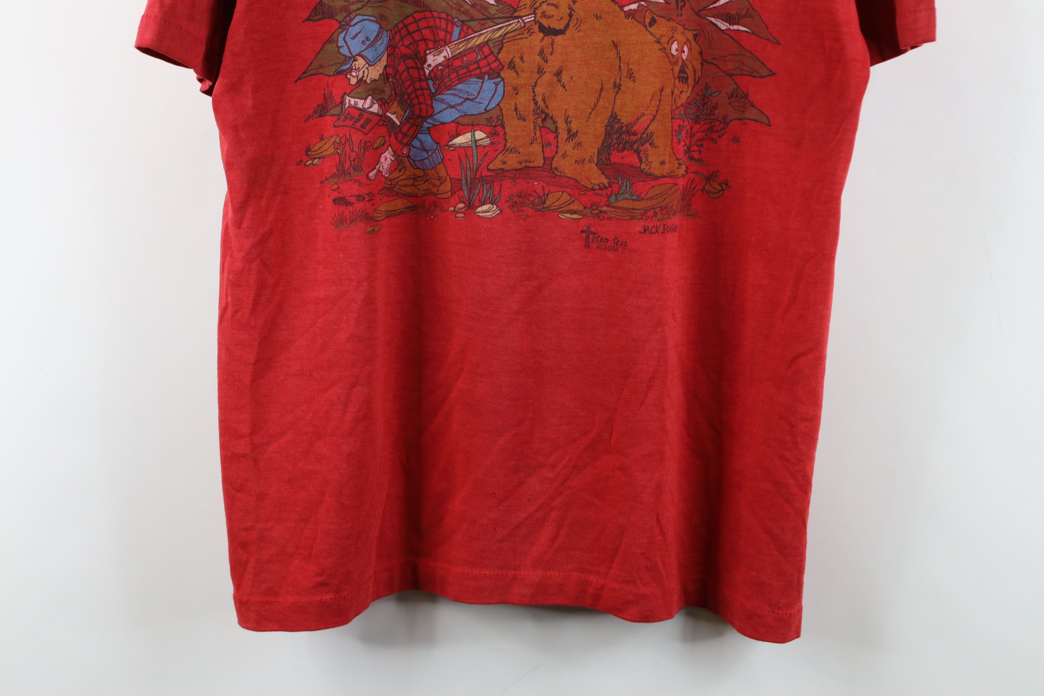 Vintage Vintage 80s Streetwear Its Best Alaska Bear T-Shirt Red USA Size US L / EU 52-54 / 3 - 3 Thumbnail