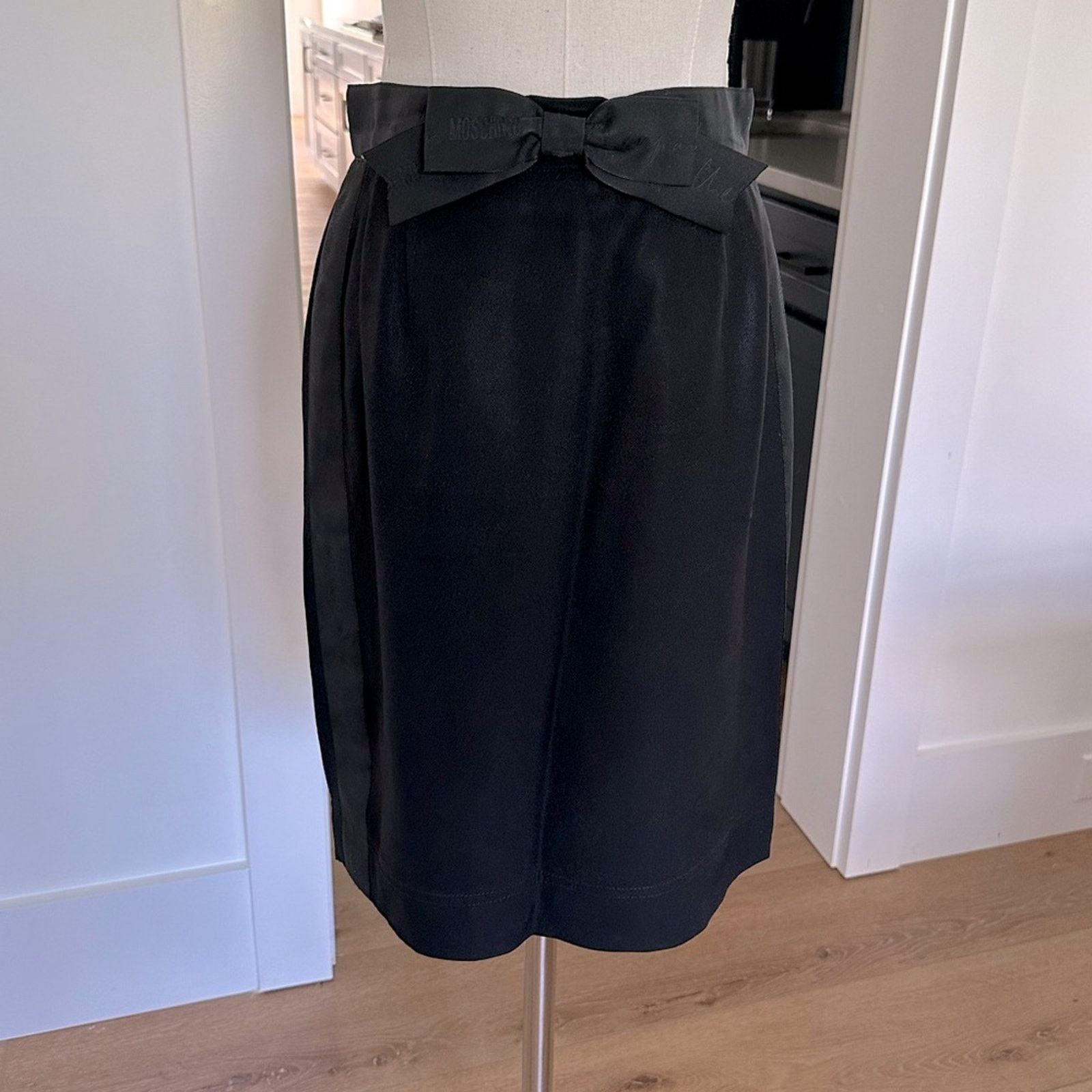 Moschino Vintage Moschino! Black pencil skirt - 6 Size 27" / US 4 / IT 40 - 5 Thumbnail