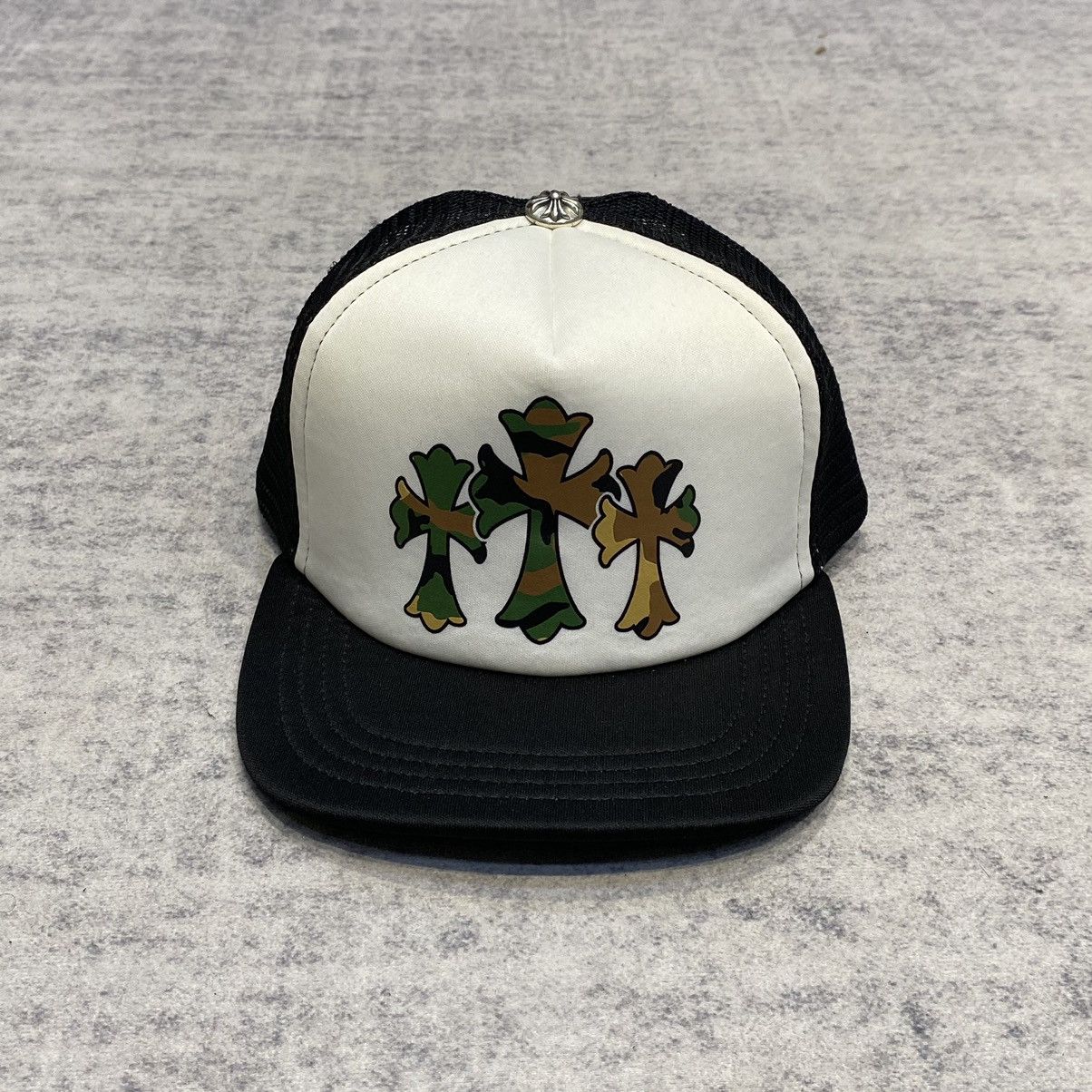 Chrome Hearts Chrome hearts cemetery trucker hat white/black/camo Size ONE SIZE - 1 Thumbnail