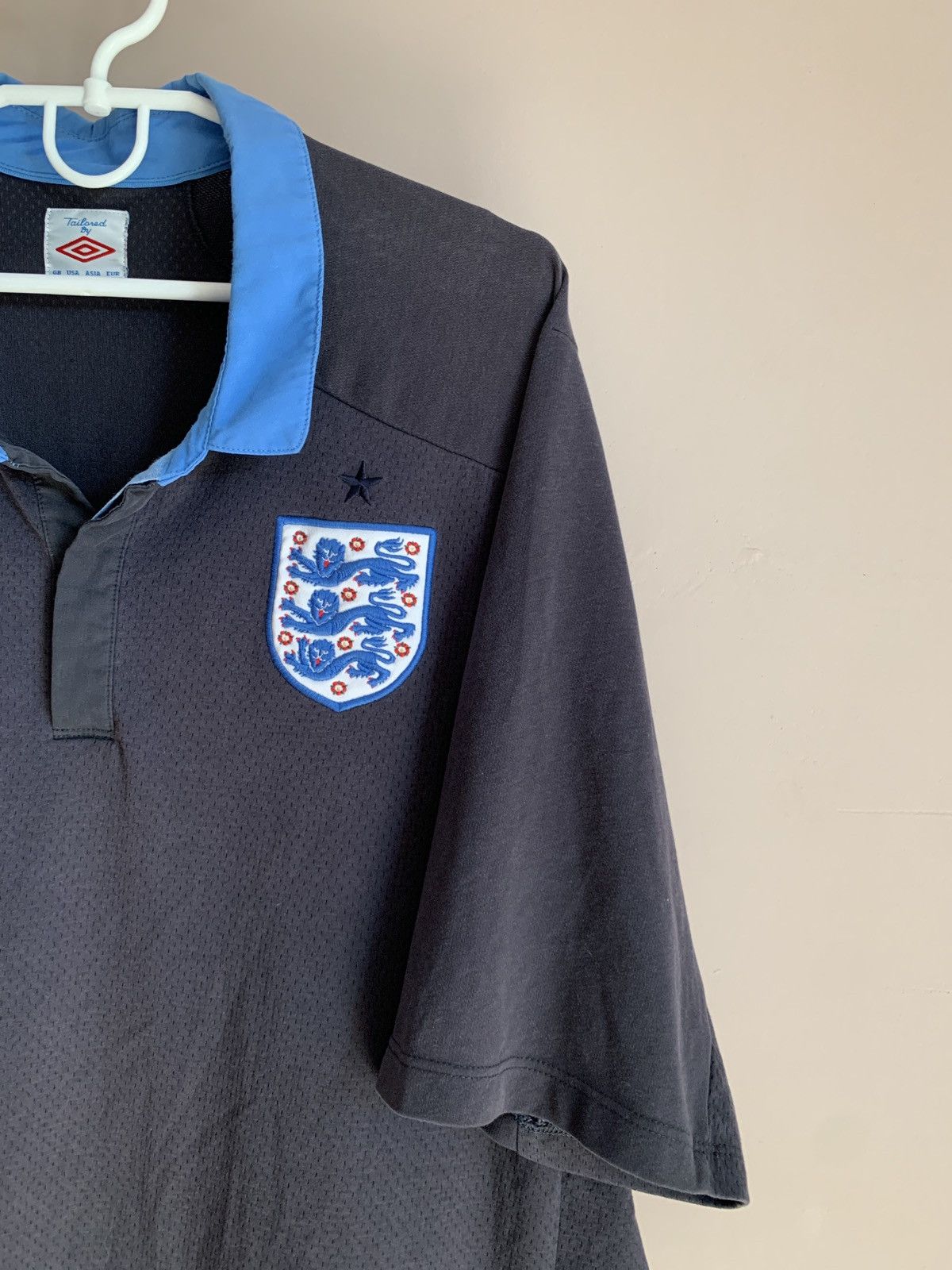 Umbro England 2011/13 away Umbro Football shirt jersey soccer XXL Size US XXL / EU 58 / 5 - 5 Thumbnail