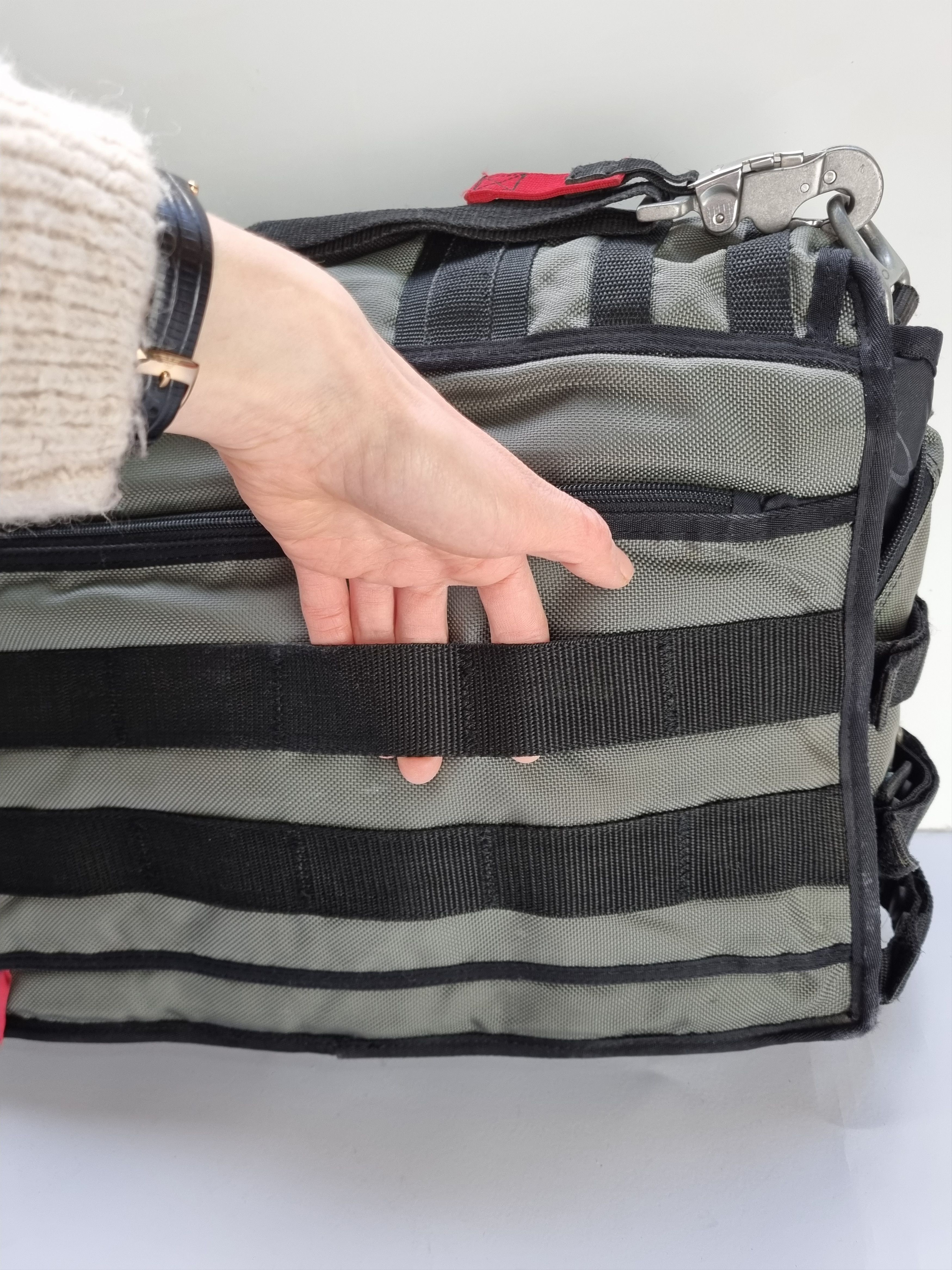 Oakley Iconic Oakley Tactical MultiPockets Messenger Laptop Bag Size ONE SIZE - 23 Thumbnail