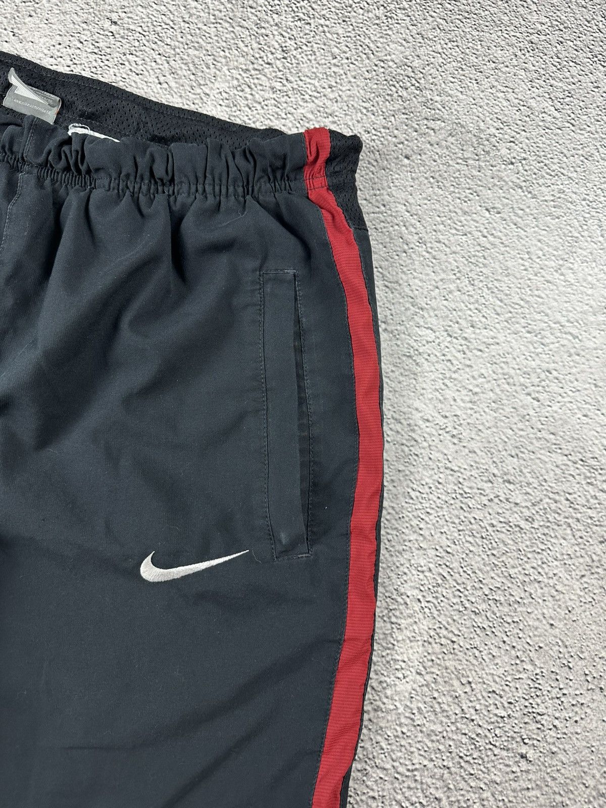 Nike Vintage Nike Nylon Trackpants Baggy Y2K Drill Style Size US 32 / EU 48 - 8 Thumbnail