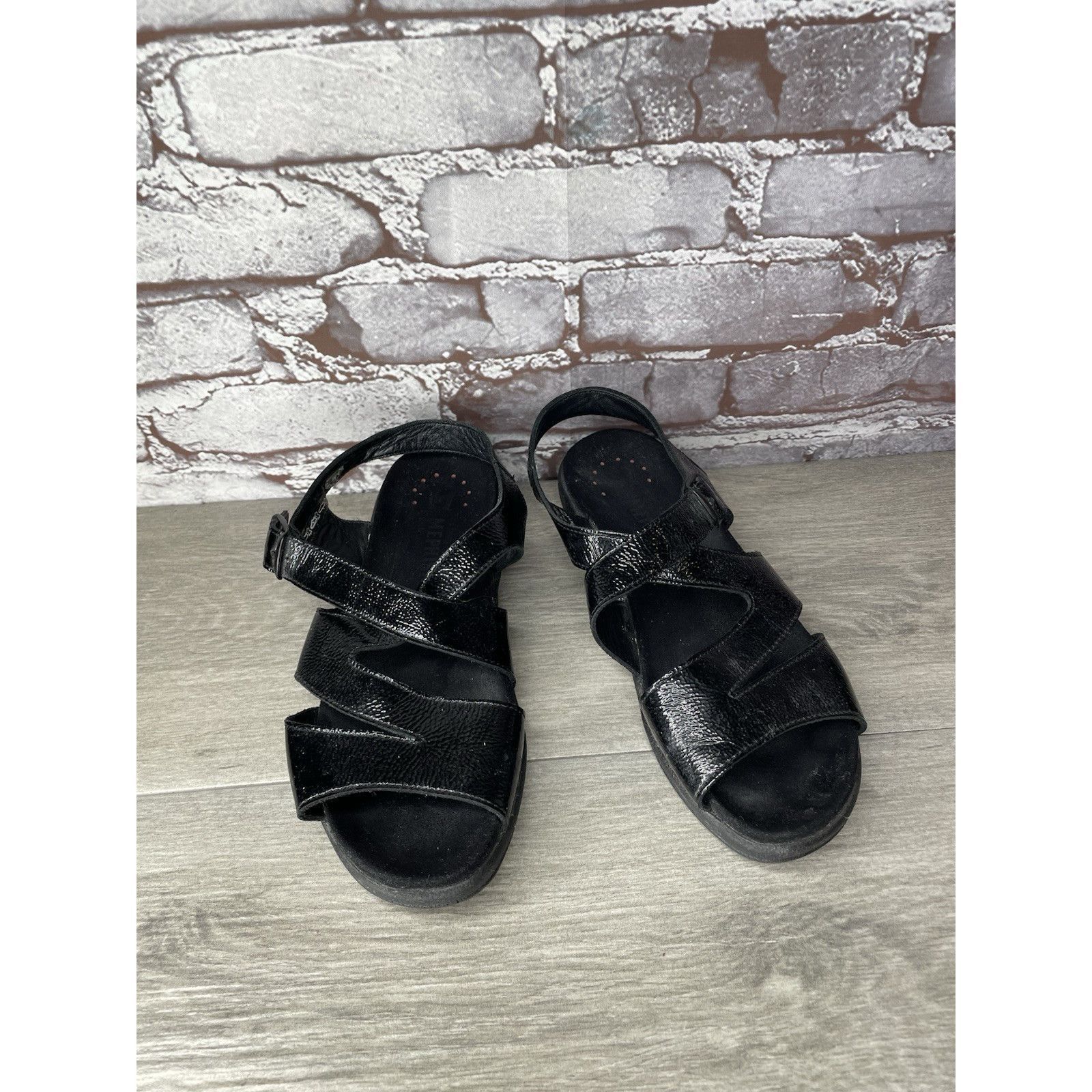 Mephisto Mephisto Black Patent Leather Strappy Low Wedge Sandals Wome Size US 10 / IT 40 - 11 Thumbnail
