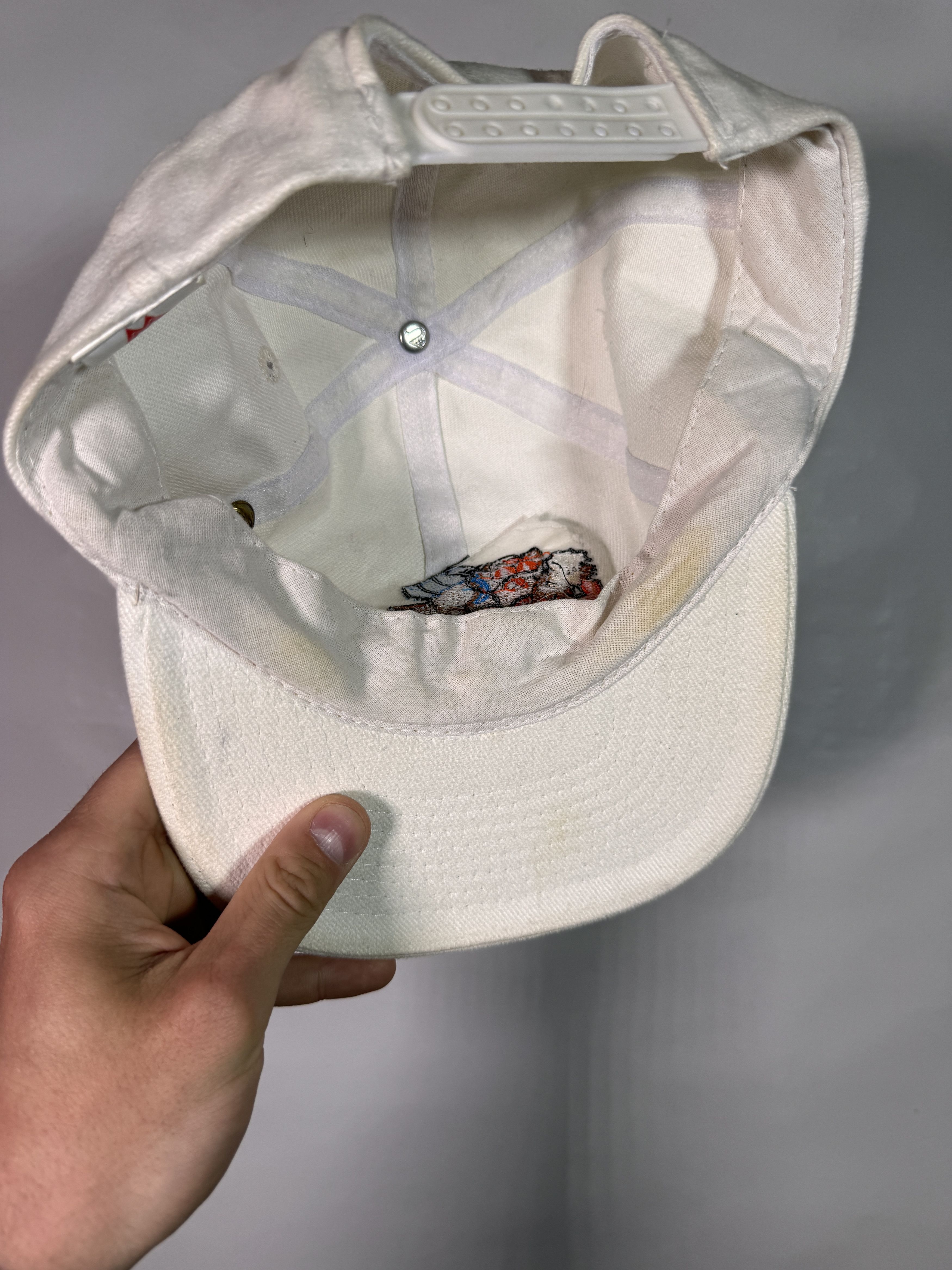 Vintage Vintage 90s Hooters Beer Club Cap + Enamel Pin Size ONE SIZE - 5 Thumbnail