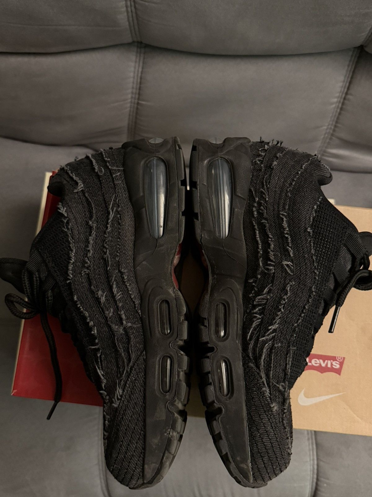Levi's × Nike Nike x Levis Black Air Max 95 Black Size 7 Size US 7 / EU 40 - 3 Thumbnail