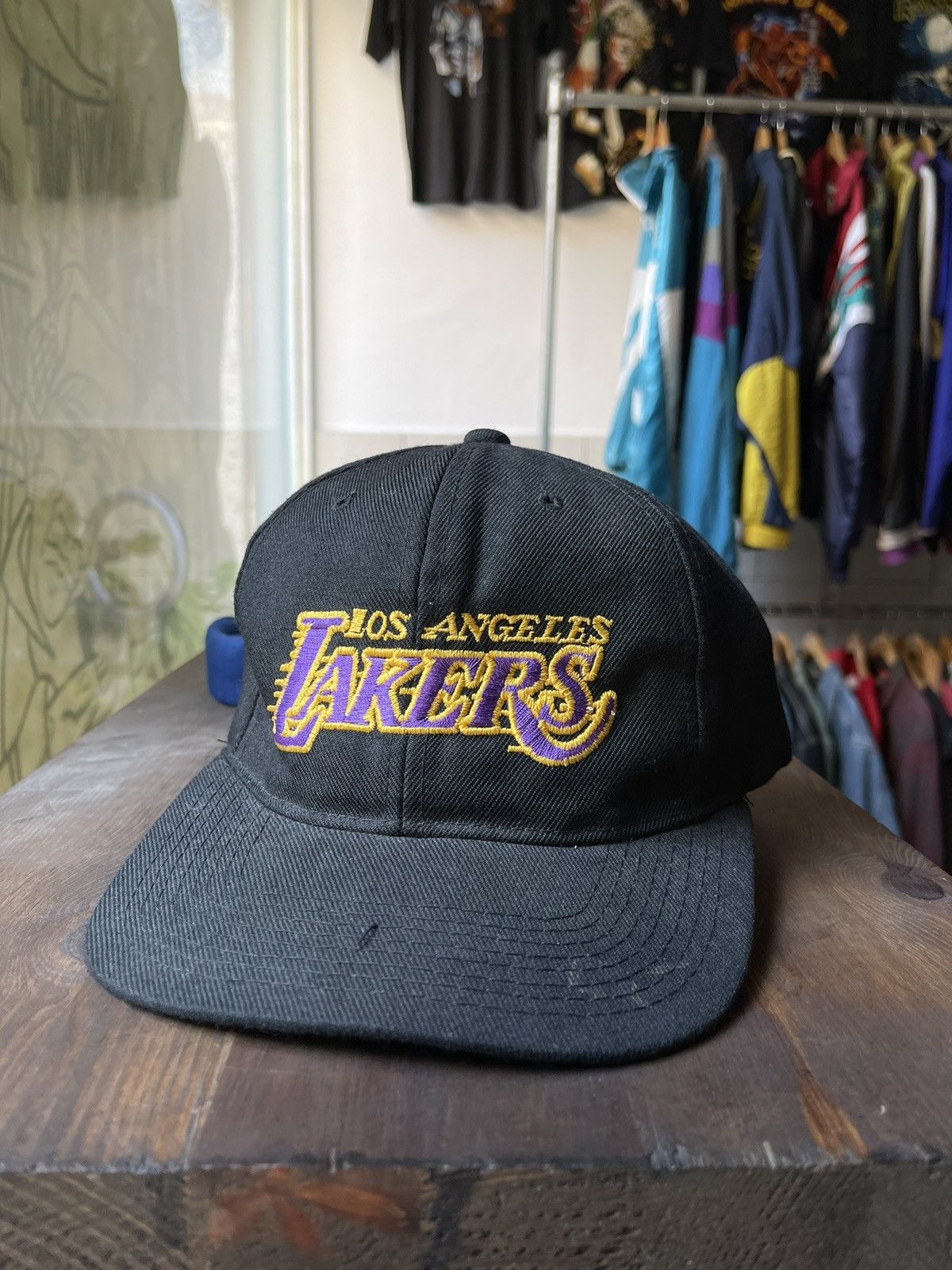 NBA × Vintage 90s LA Lakers Black Hat big logo Size ONE SIZE - 1 Thumbnail
