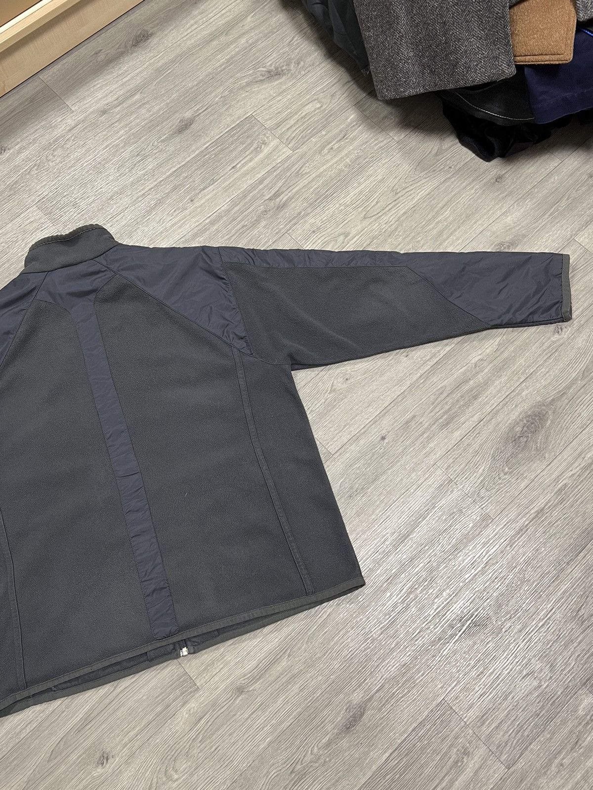 Vintage Vintage Nike ACG Grey Fleece Jacket Mens L Size US L / EU 52-54 / 3 - 6 Thumbnail