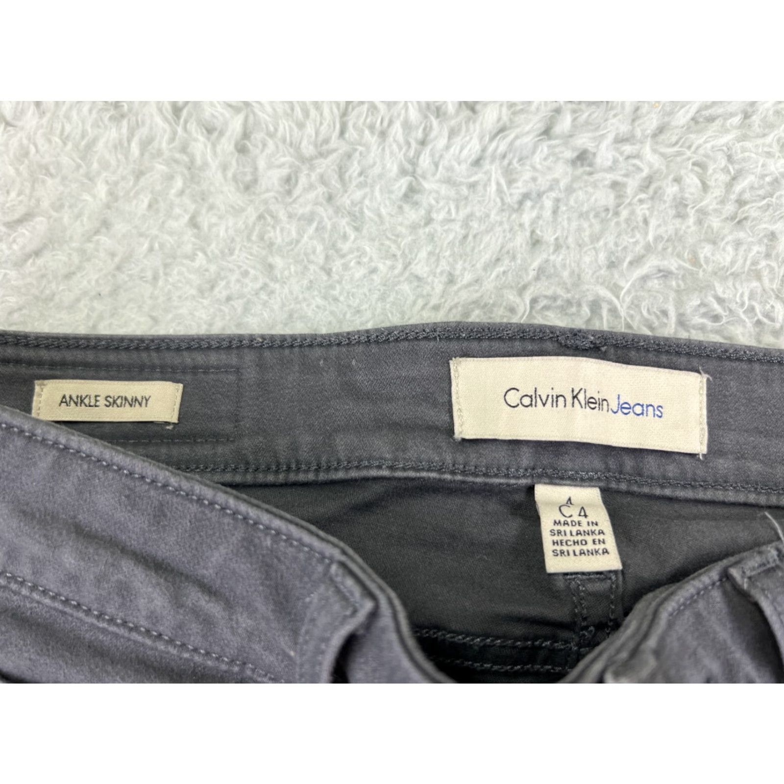 Calvin Klein Calvin Klein Jeans Women 4 Gray Denim Ankle Skinny Stretch Cotton Blend Casual 5-Pocket Zipper Low Rise Mens? Women? No gender. Size 27" / US 4 / IT 40 - 3 Thumbnail