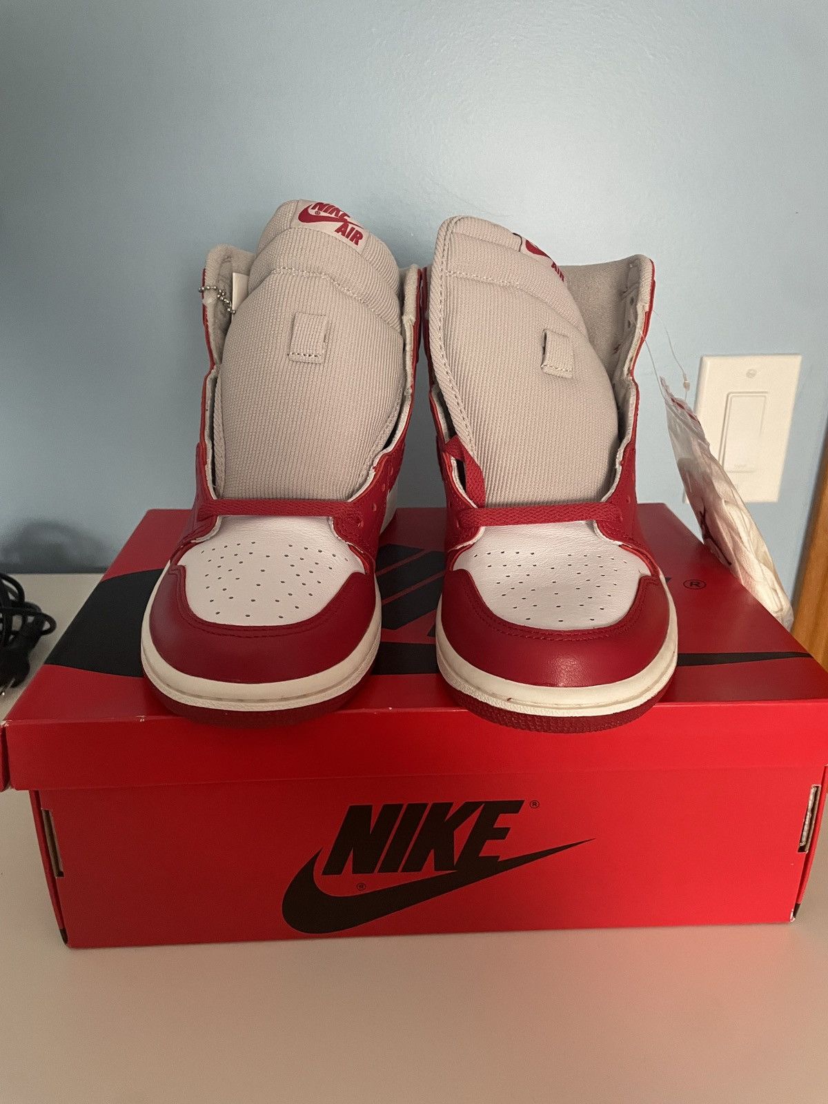Jordan Brand Jordan 1 high varsity red size 9.5W Size US 9.5 / IT 39.5 - 1 Thumbnail