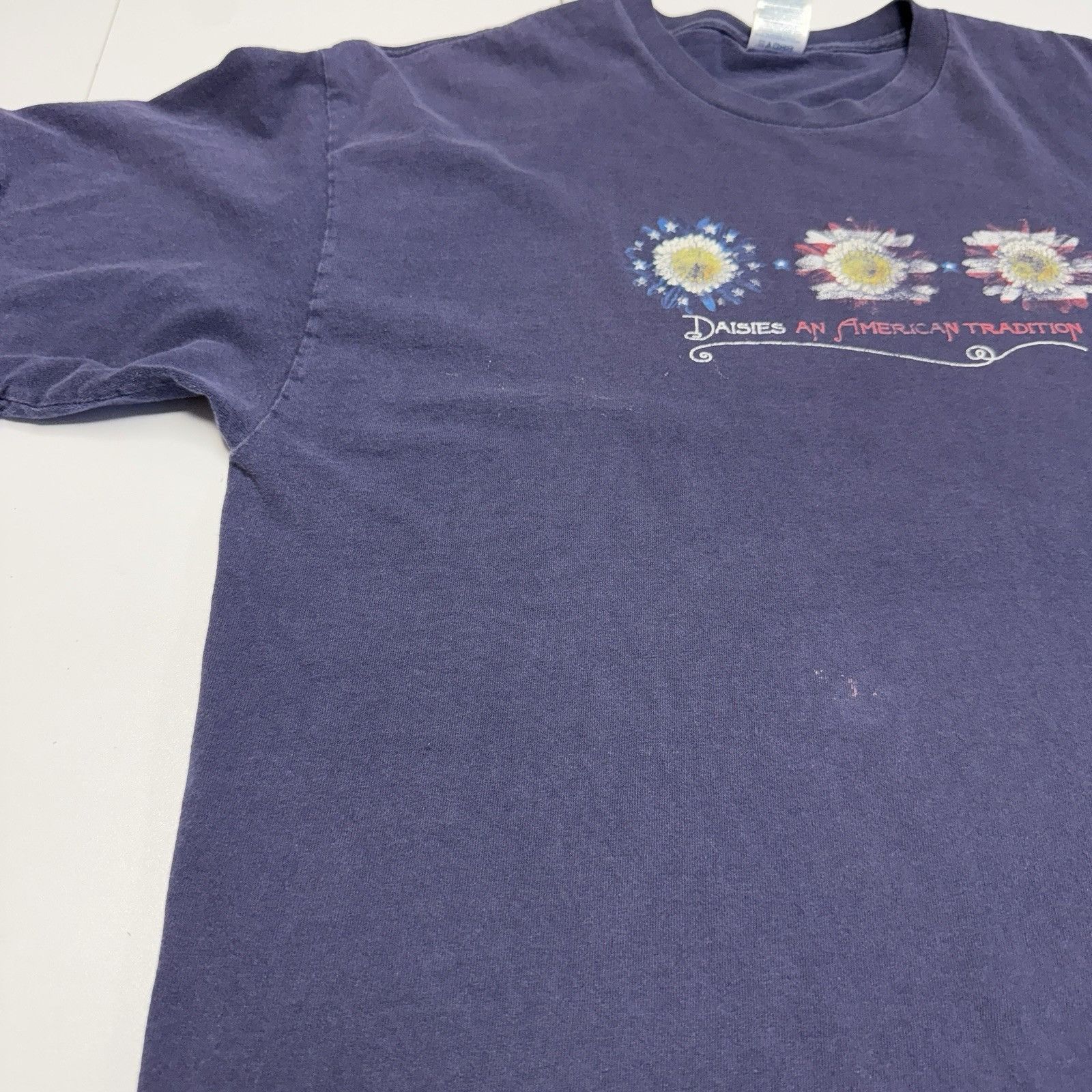 Vintage Vintage Daisies An American Tradition T Shirt XL 23x28 Size US XL / EU 56 / 4 - 4 Thumbnail