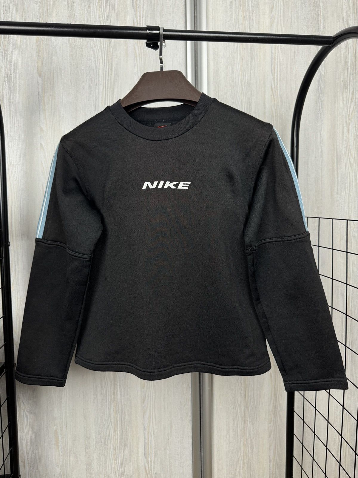 Nike 90s rare Vintage NIKE center logo black sweatshirt women's Size S / US 4 / IT 40 - 2 Thumbnail