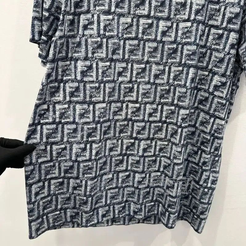 Fendi Fendi Men's Light Blue Cotton T-Shirt . Size US S / EU 44-46 / 1 - 4 Thumbnail
