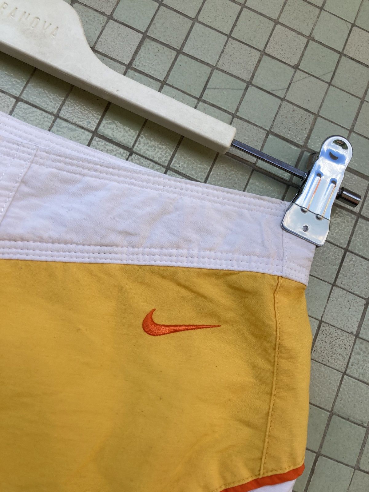 Nike Nike yellow swimshorts Size 34" / US 12 / IT 48 - 2 Thumbnail