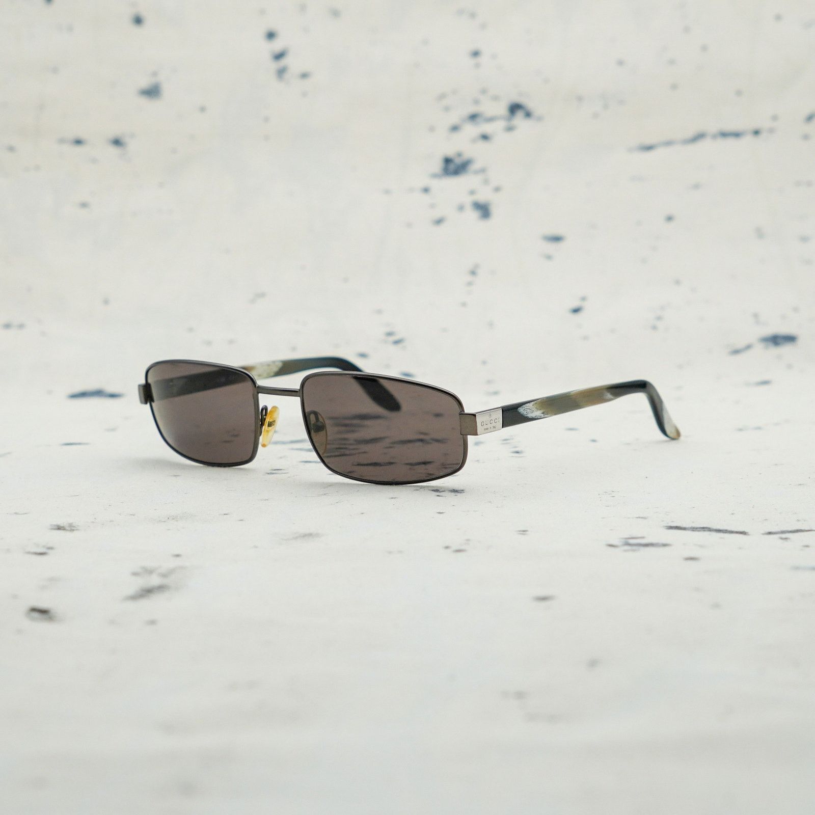 小物 GUCCI y2k sunglasses Glogo vintage style Rare Gucci G Logo Emblem Round Frame Sunglasses Black Vintage GG