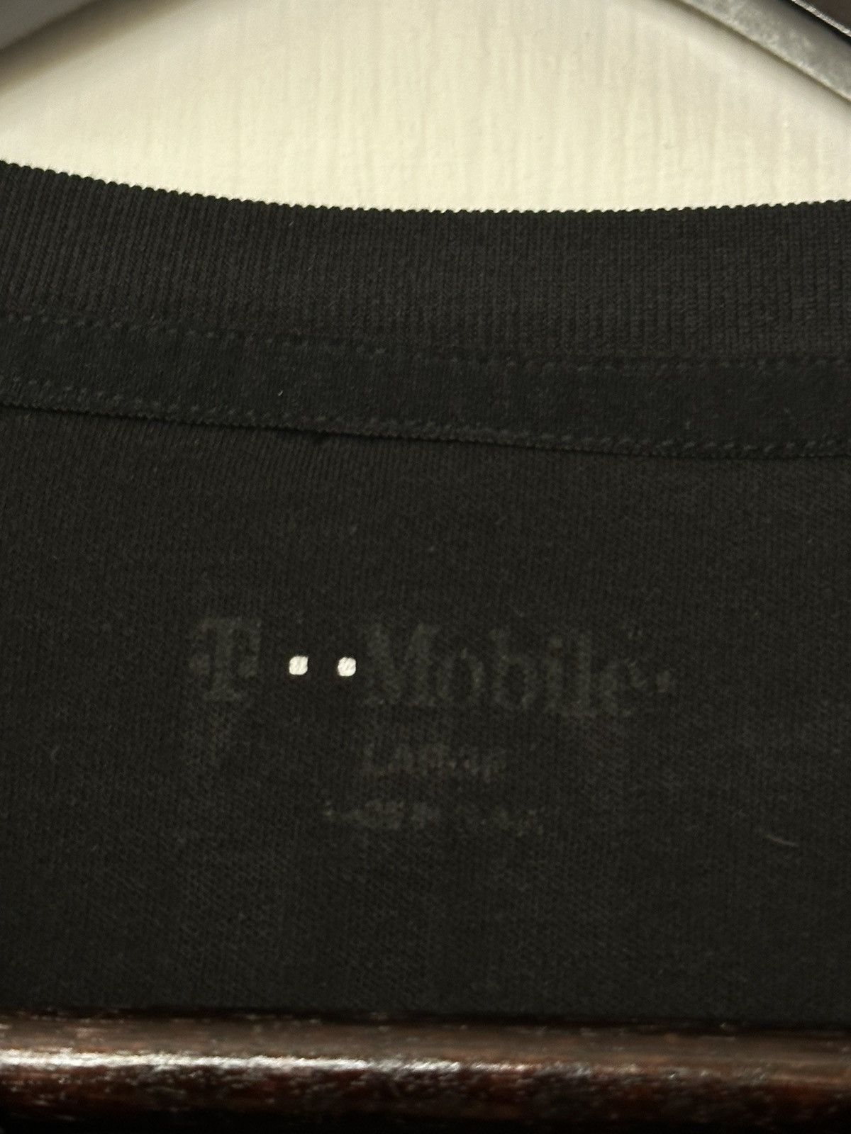 NBA T-Mobile Jersey Short Sleeve MLS Employee Shirt Size US L / EU 52-54 / 3 - 4 Thumbnail