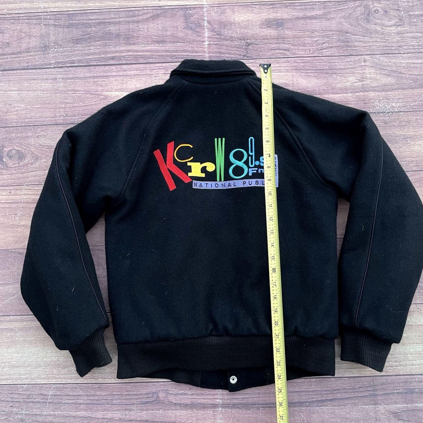 Vintage VINTAGE Rainbow Creations KCRW 89.9 FM Varsity Jacket Sz S Black Wool Blend Mid-Length Button Pockets Embroidered Quilted Limited Edition 90s Mens Size US S / EU 44-46 / 1 - 7 Thumbnail