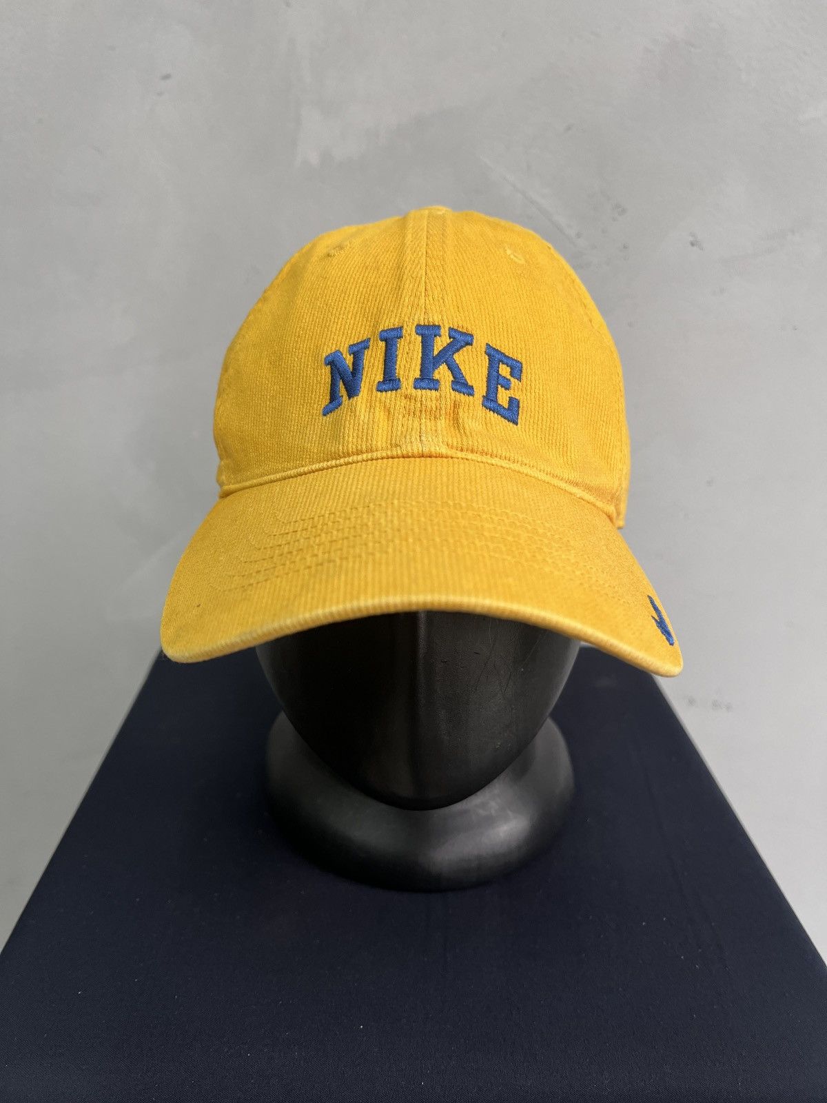 Nike Nike yellow cap velvet fabric rare vintage item Size ONE SIZE - 1 Thumbnail