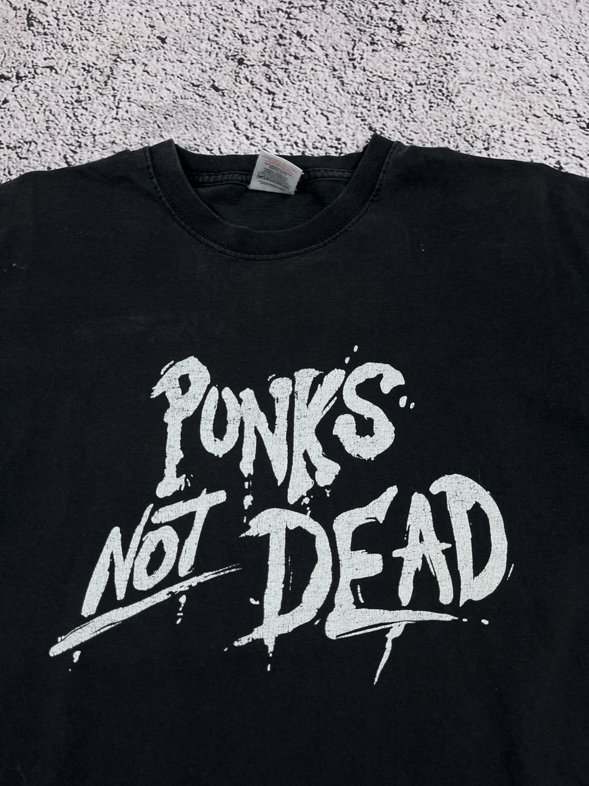 Band Tees Vintage Punk’s Not Dead Band Rock Tee Size US M / EU 48-50 / 2 - 4 Thumbnail