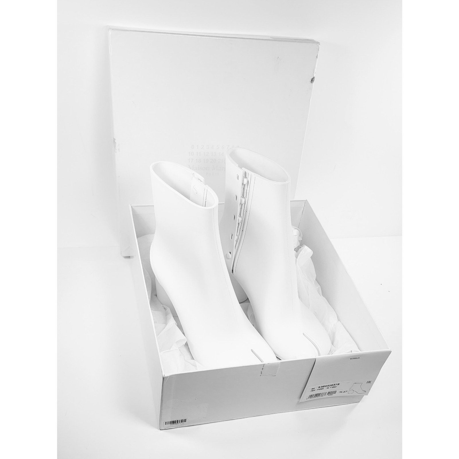 Maison Margiela MAISON MARGIELA Ankle Boots US7 EU37 White Tabi Toe. Size US 7 / IT 37 - 3 Thumbnail