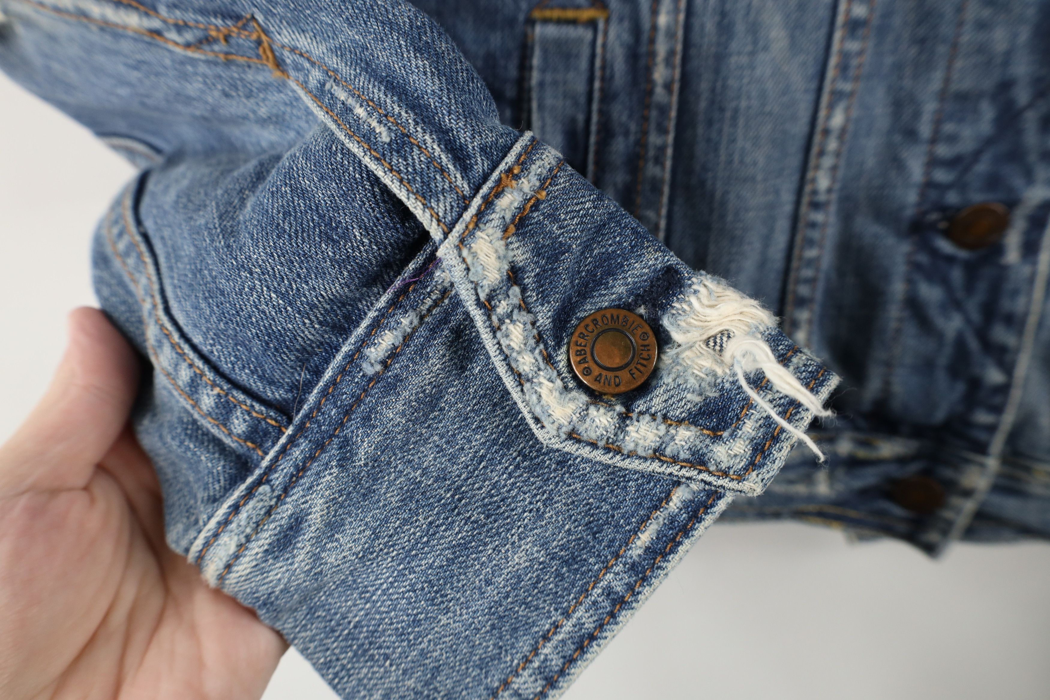 Abercrombie & Fitch × Vintage Vintage Y2K Abercrombie & Fitch Denim Jean Trucker Jacket Size S / US 4 / IT 40 - 5 Thumbnail