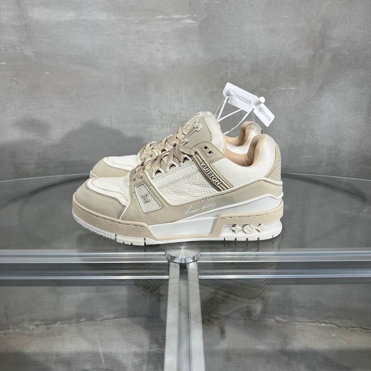 Louis Vuitton LV Trainer White Gray UK2.5 36.5 Size US 5.5 / IT 35.5 - 4 Thumbnail