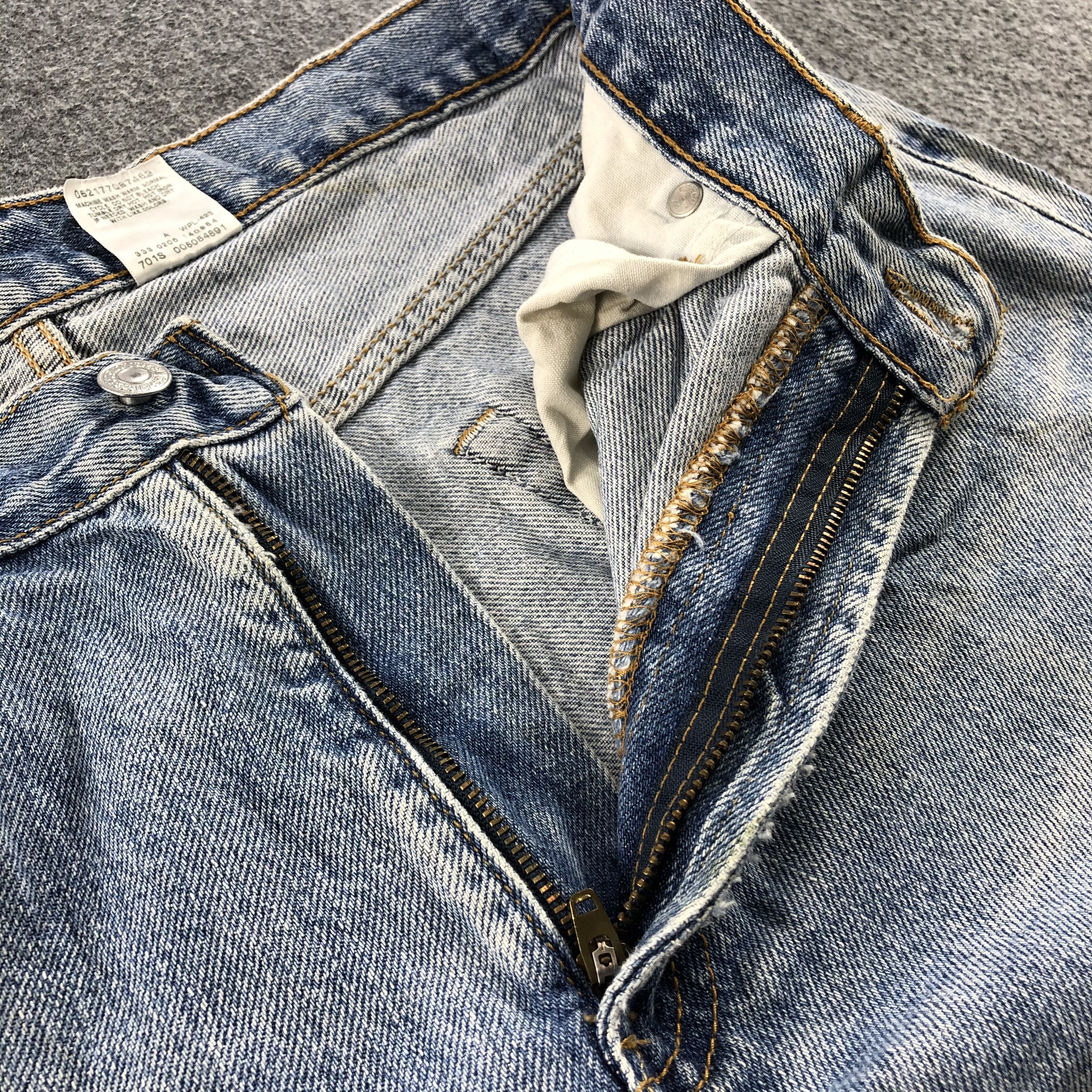 Levi's Light Wash Vintage Levis 505 Jeans-J1154 Size US 33 - 8 Thumbnail