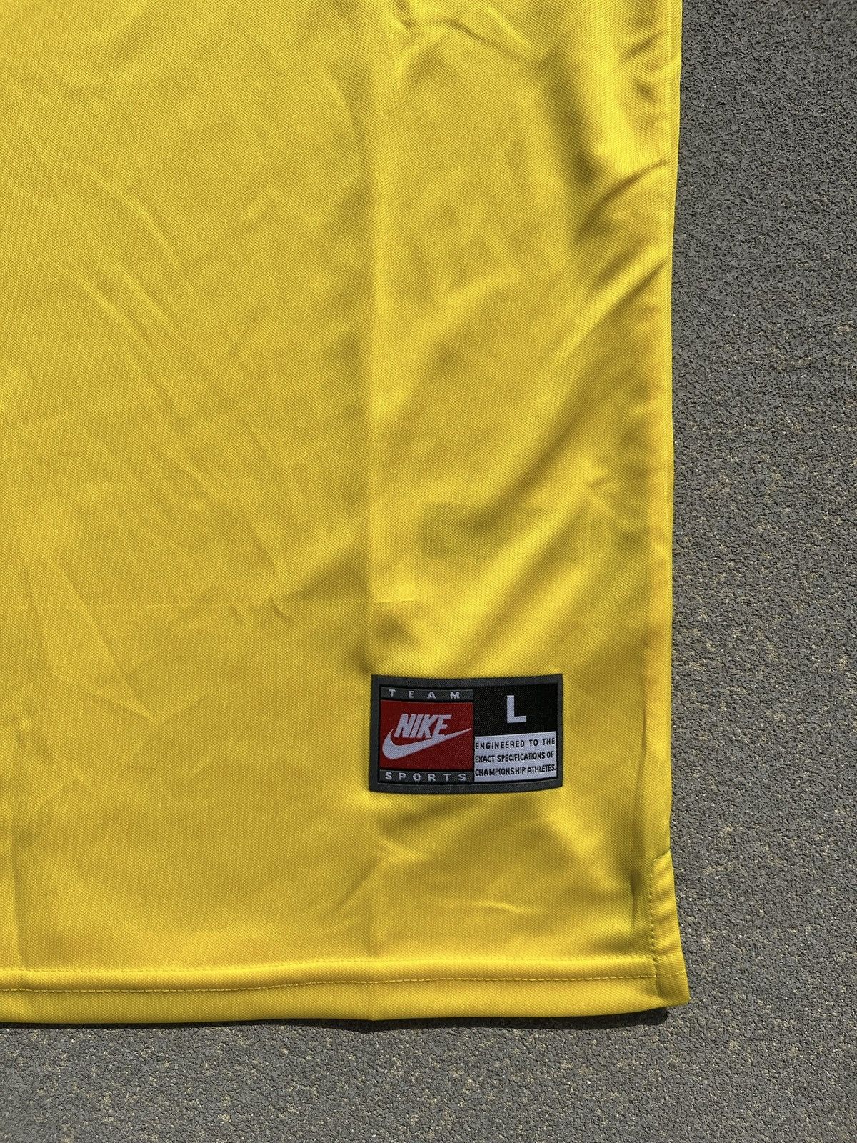 Nike Brazil Jersey 2024/25 Size US L / EU 52-54 / 3 - 2 Thumbnail