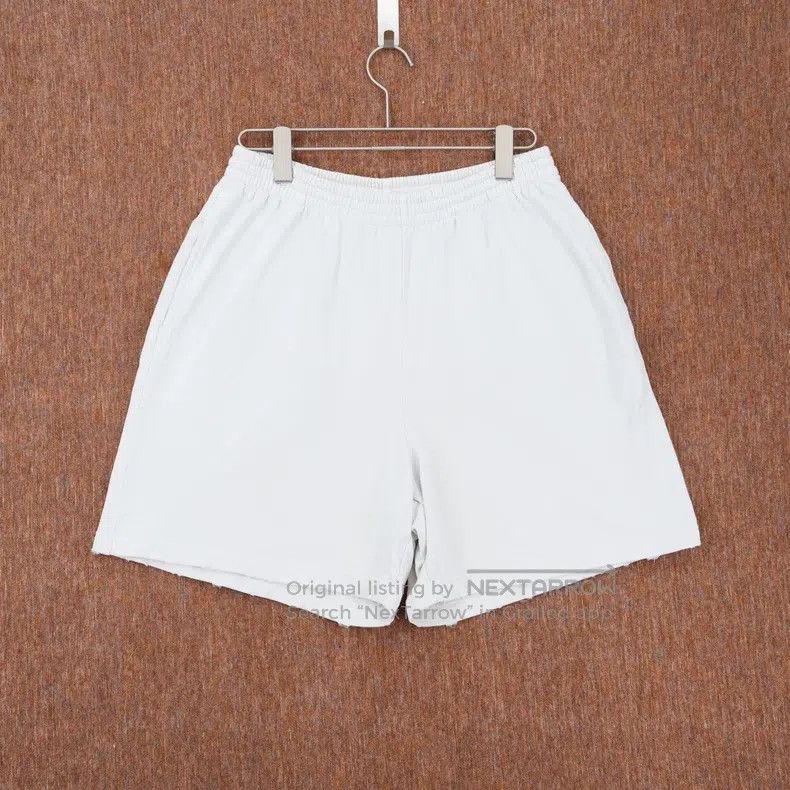 Balenciaga Balenciaga size S Embroidered Logo Casual Shorts Size US 27 - 1 Thumbnail