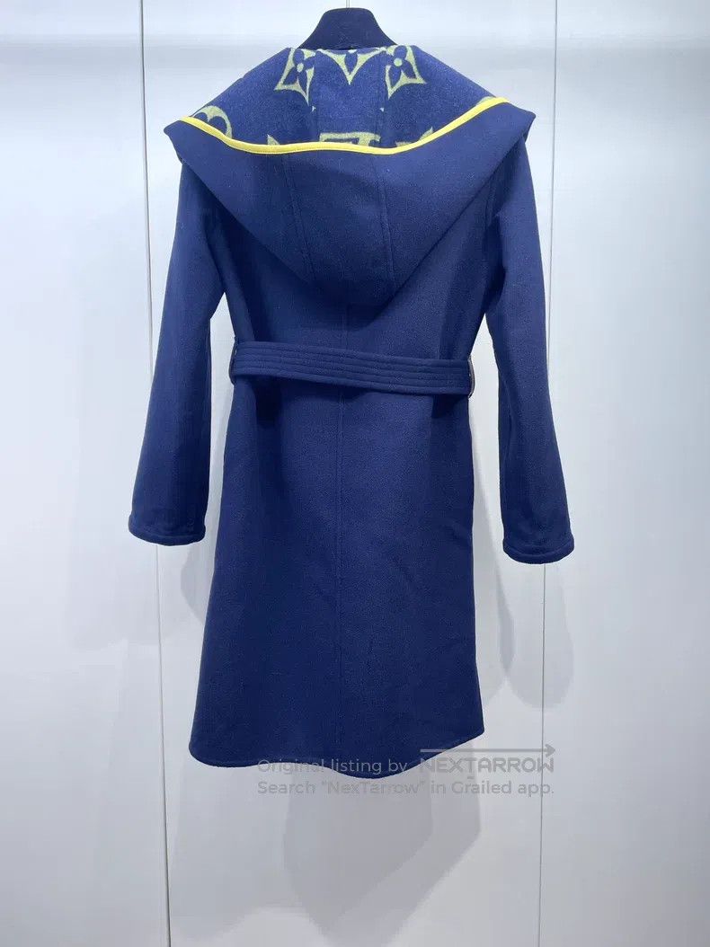 Louis Vuitton Louis Vuitton Blue bathrobe coat Size XXS / US 00 / IT 34 - 2 Thumbnail