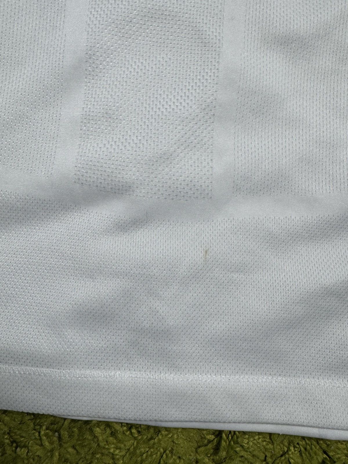 New Balance Liverpool 2019-2020 Away Jersey Size US L / EU 52-54 / 3 - 11 Thumbnail