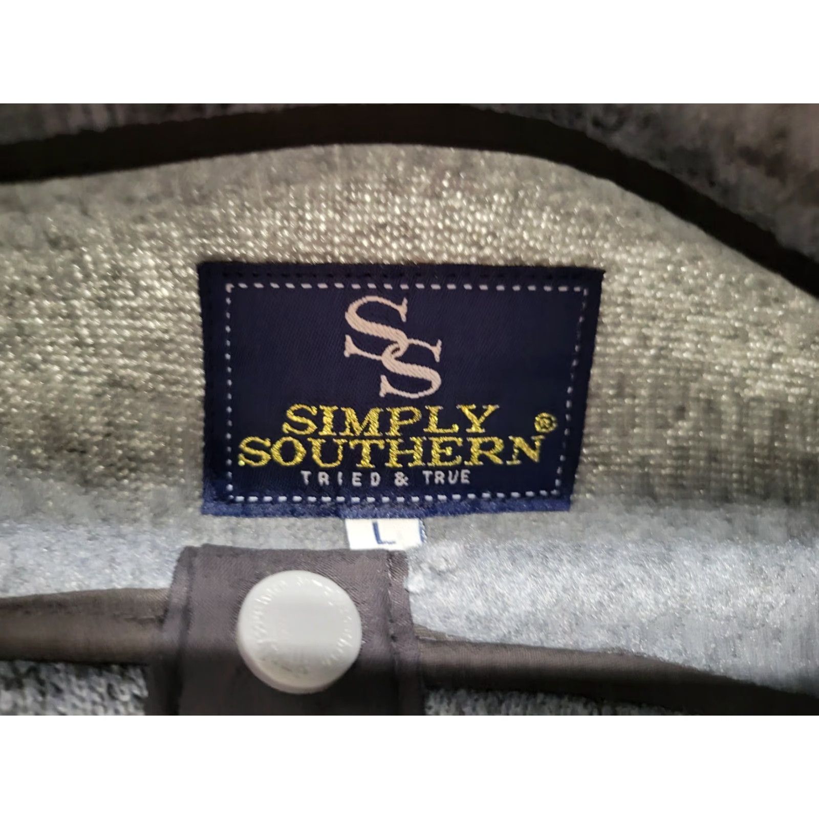 Vintage SIMPLY SOUTHERN Pullover Sweater Gray L Long Sleeve 1/4 Snap Pockets Knit Polyester Women's Vintage: No Size L / US 10 / IT 46 - 8 Thumbnail