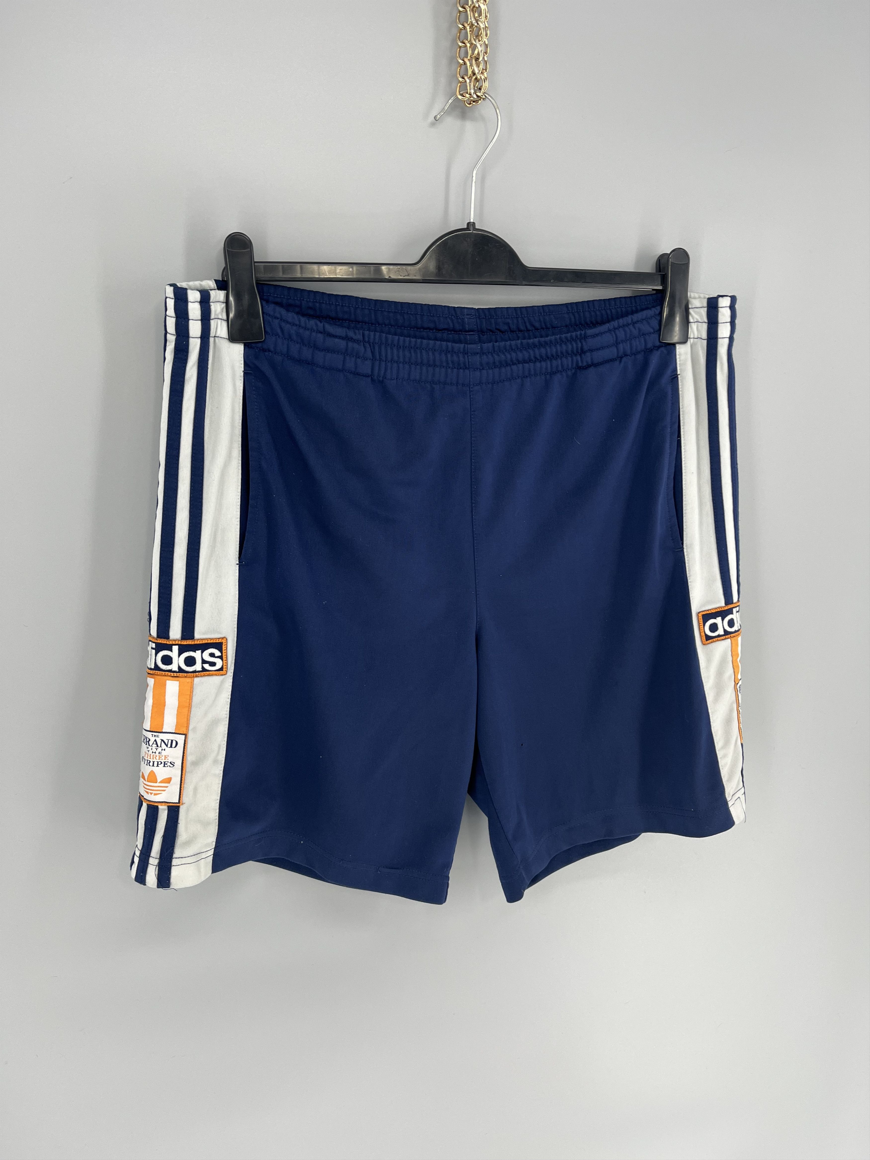 Adidas 90s Vintage Adidas Streetwear Mini Logo Shorts Travis Style Size US 36 / EU 52 - 2 Thumbnail