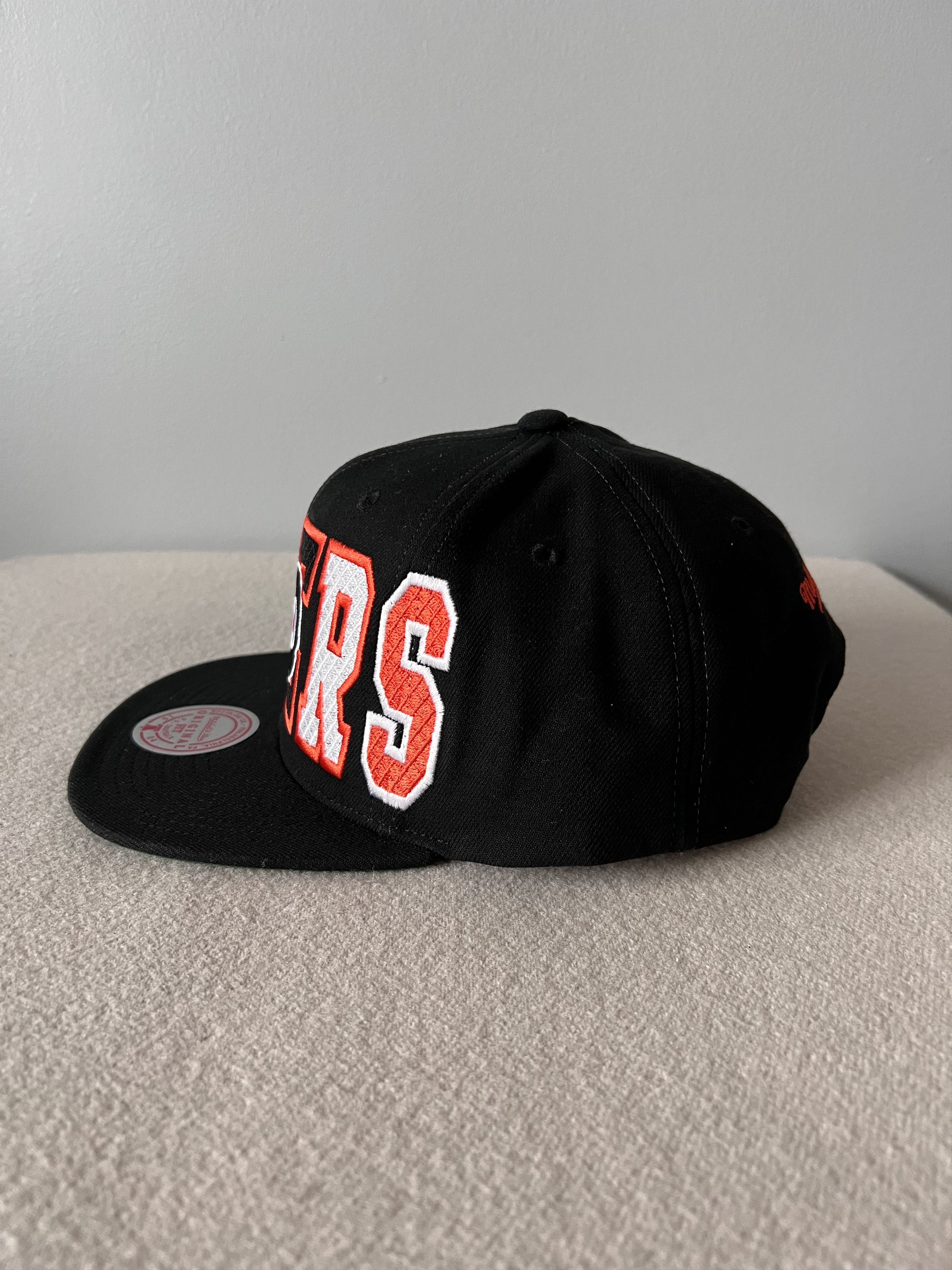 Mitchell & Ness Mitchell & Ness Philadelphia Flyers Varsity Bust Snapback Size ONE SIZE - 2 Thumbnail