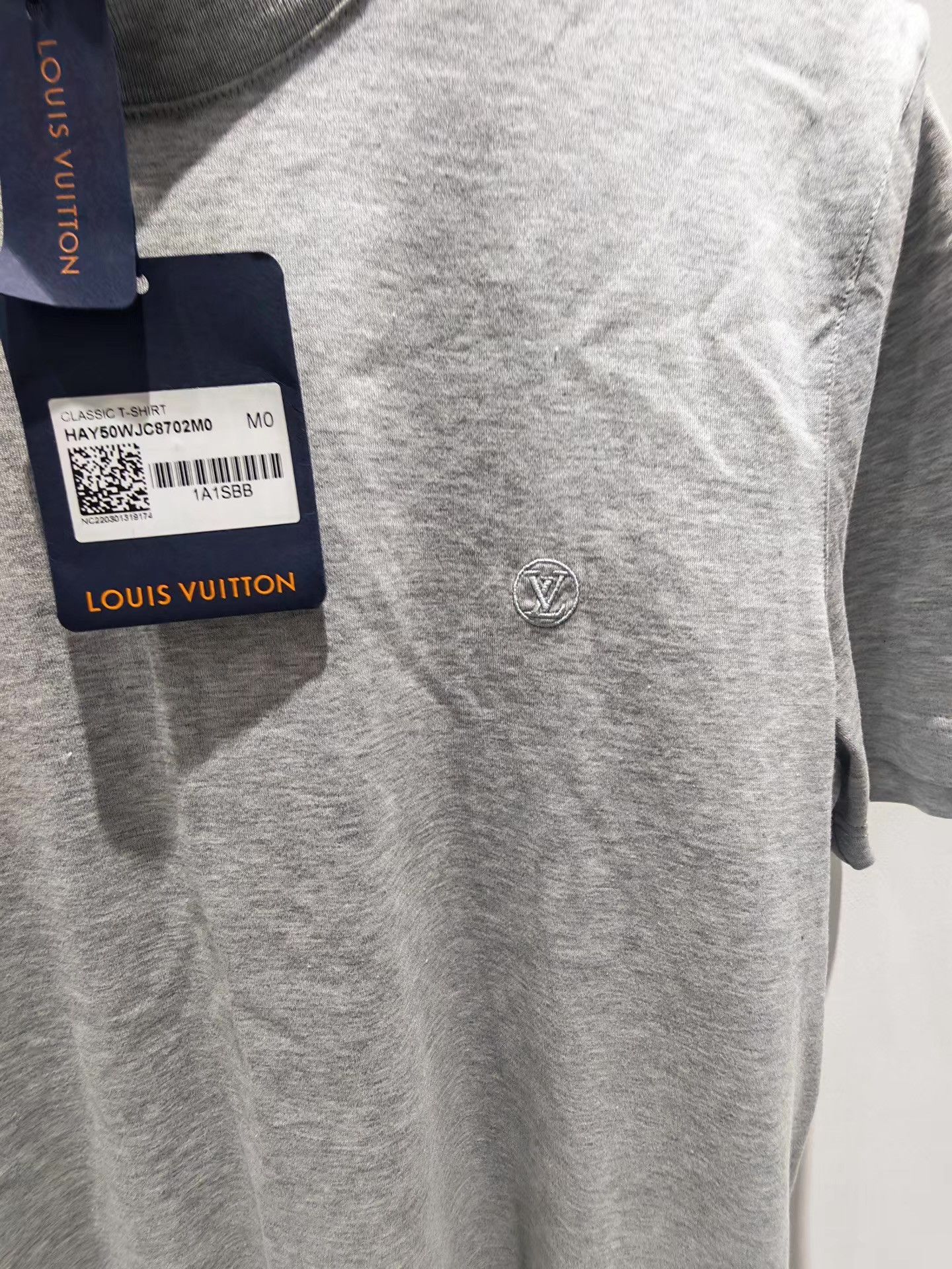 Louis Vuitton LOUIS VUITTON Solid Color Embroidered Short Sleeve Tee Q15 Size US M / EU 48-50 / 2 - 2 Thumbnail