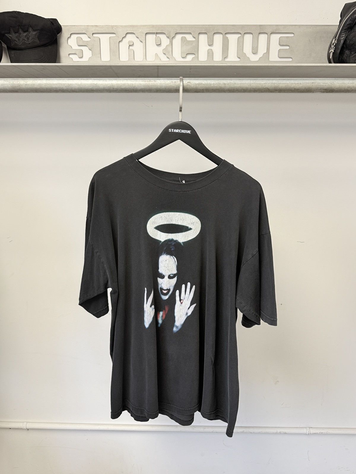 Vintage Vintage Marlyn Manson Halo Middle Finger Shirt Size US XL / EU 56 / 4 - 1 Thumbnail