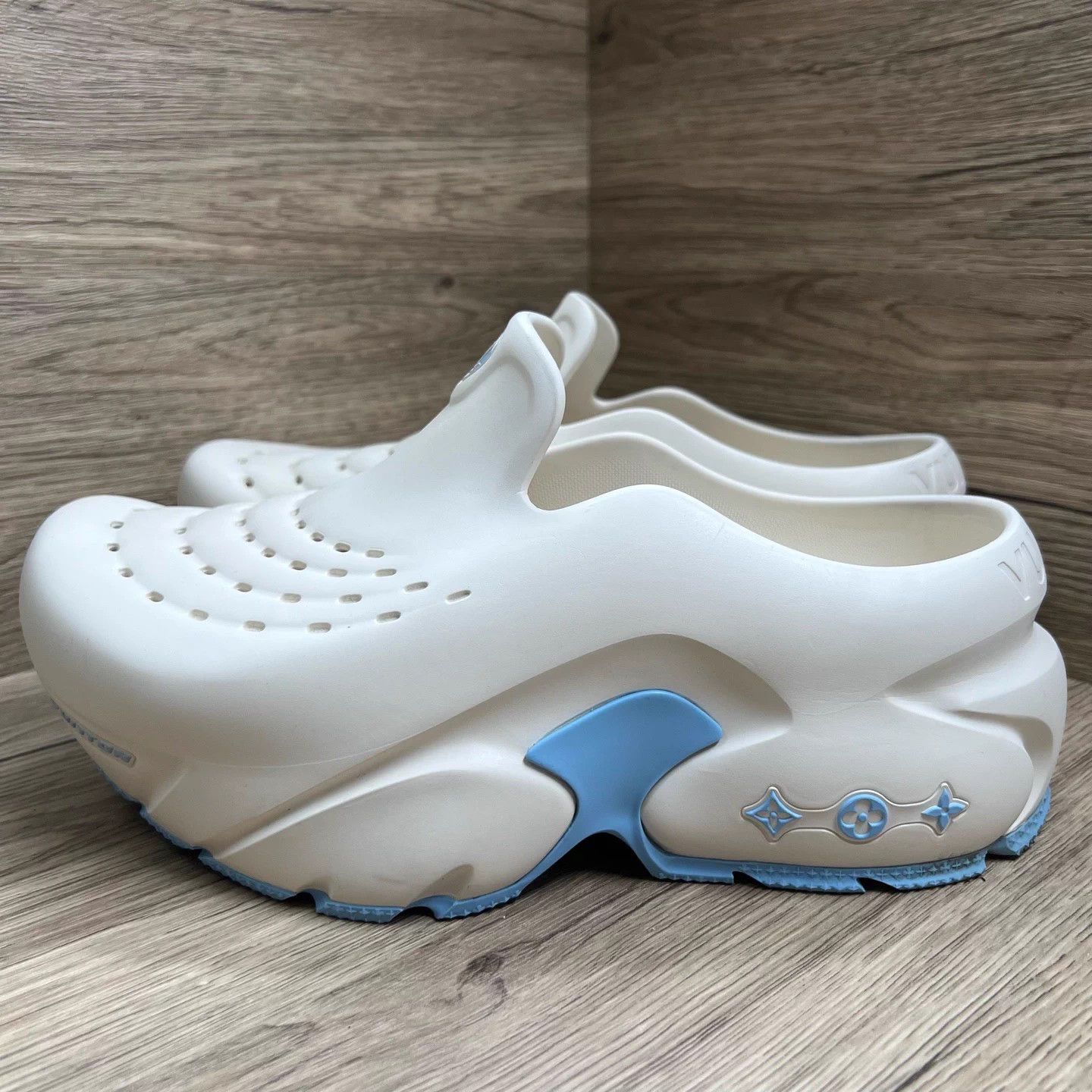 Louis Vuitton LV Shark white/blue thick sole slipper 42 98 New Size US 9 / EU 42 - 1 Thumbnail