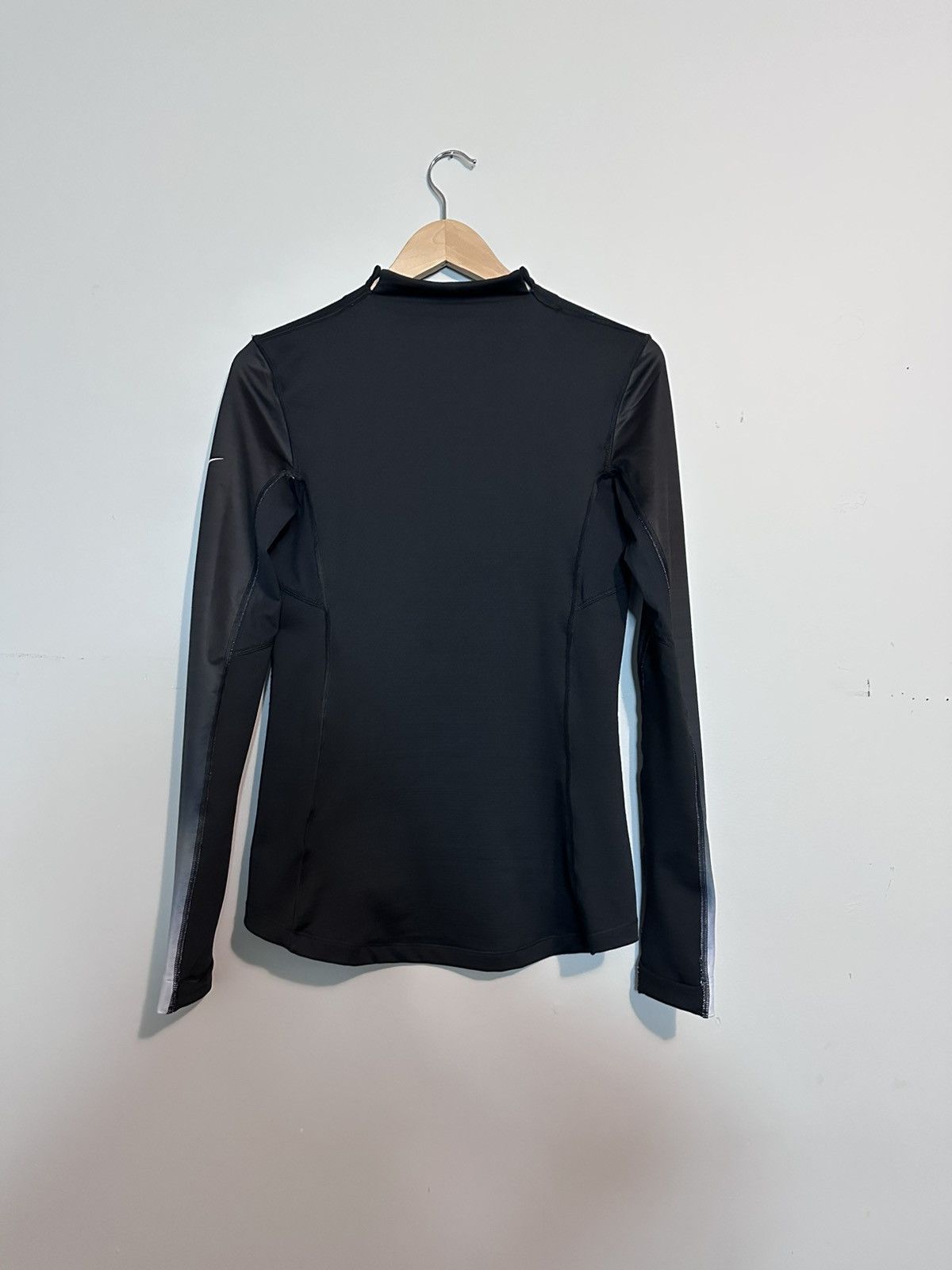 Nike Nike Hyperwarm athletic long sleeve Size M / US 6-8 / IT 42-44 - 4 Thumbnail