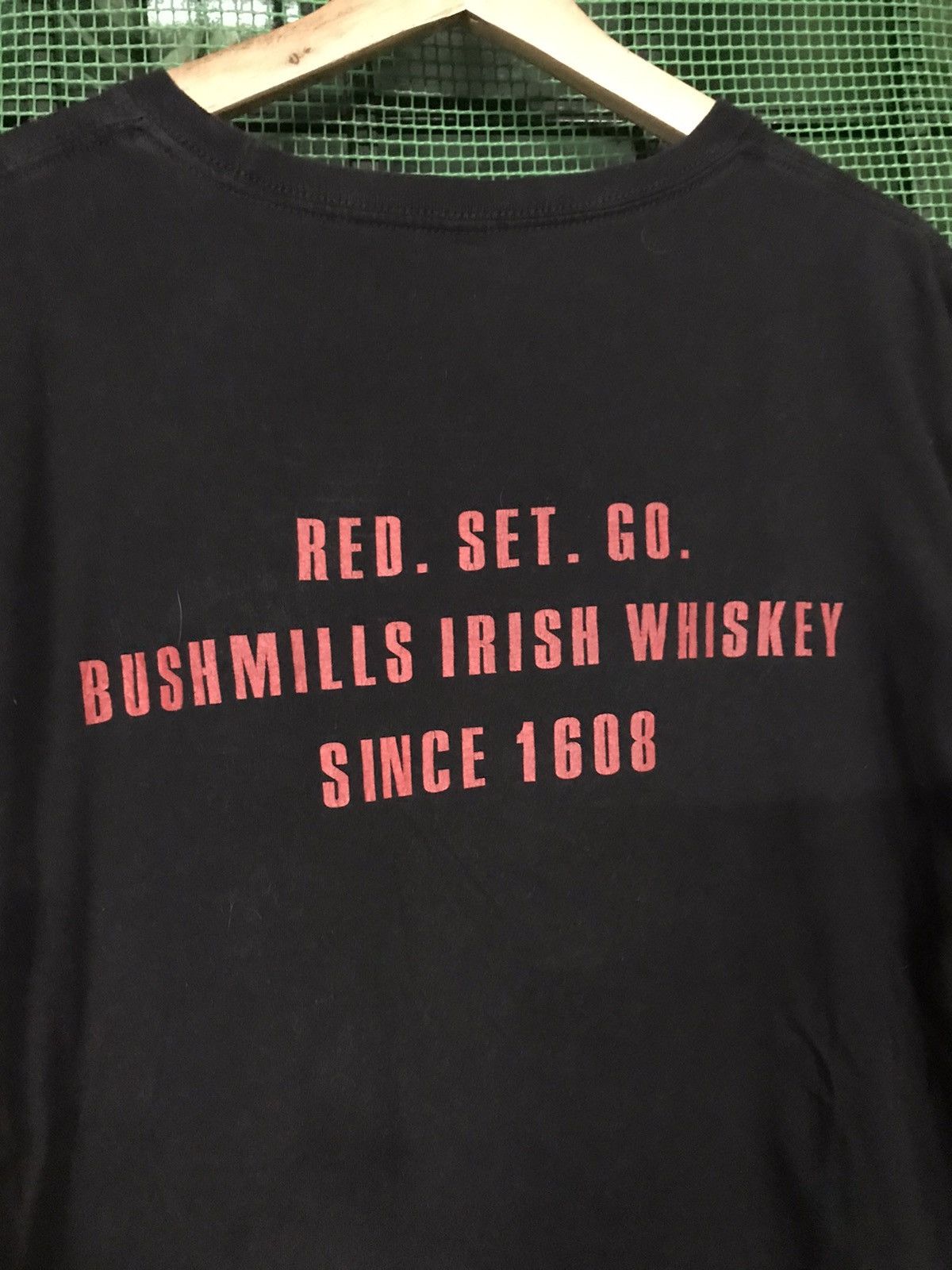 The Unbranded Brand Bushmills Irish Whiskey Crewneck Tee Size US L / EU 52-54 / 3 - 4 Thumbnail