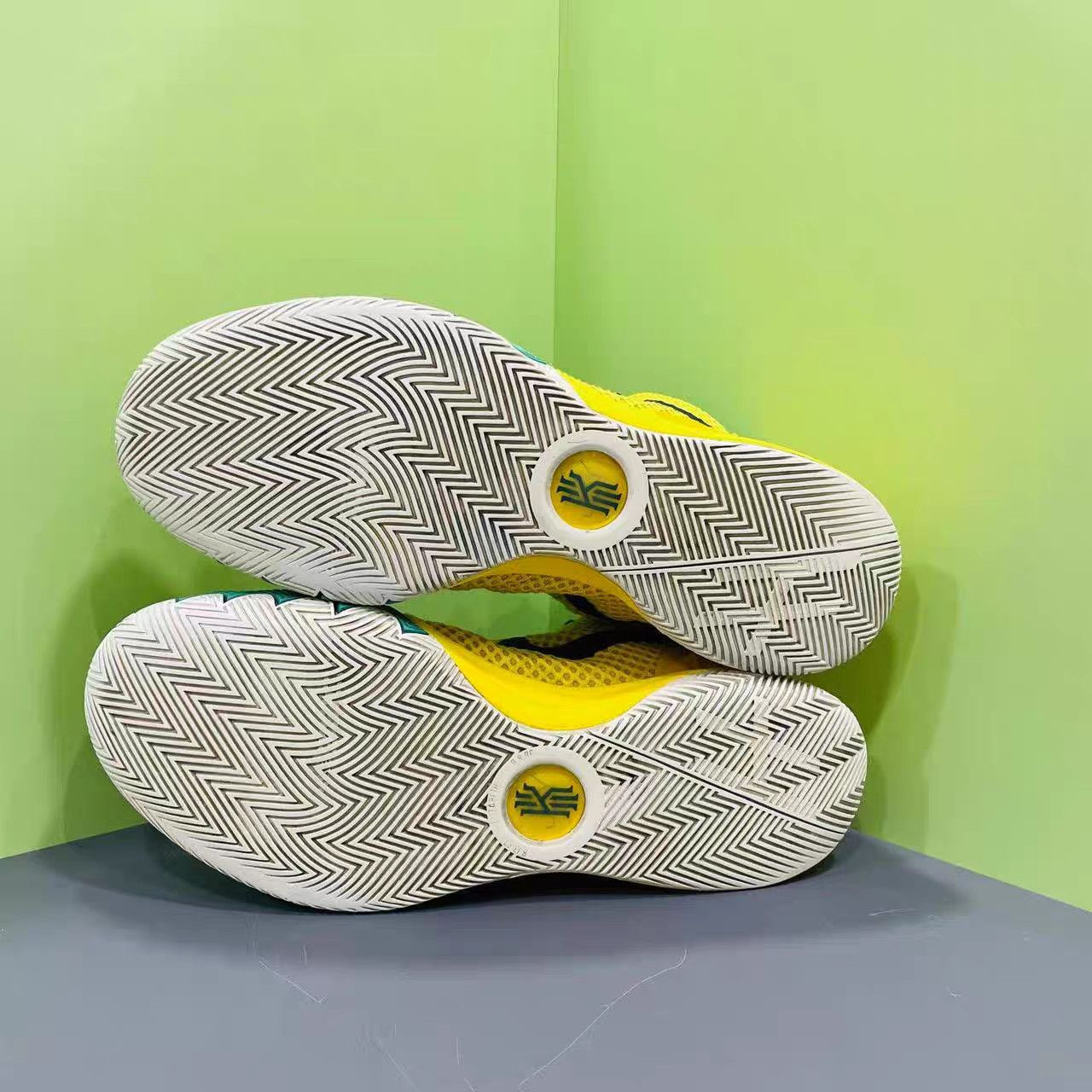 Nike Nike Kyrie 1 Basketball Shoes K15 Size US 12 / EU 45 - 8 Thumbnail