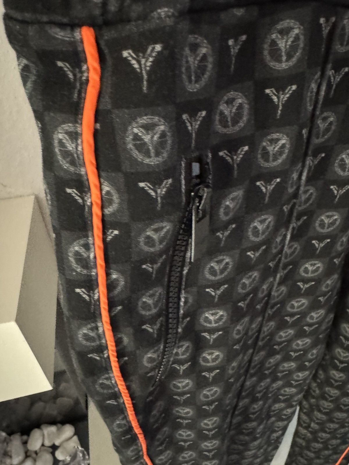 Carlo Colucci Carlo Colucci Monogramm Sweatpants Size US 32 / EU 48 - 2 Thumbnail