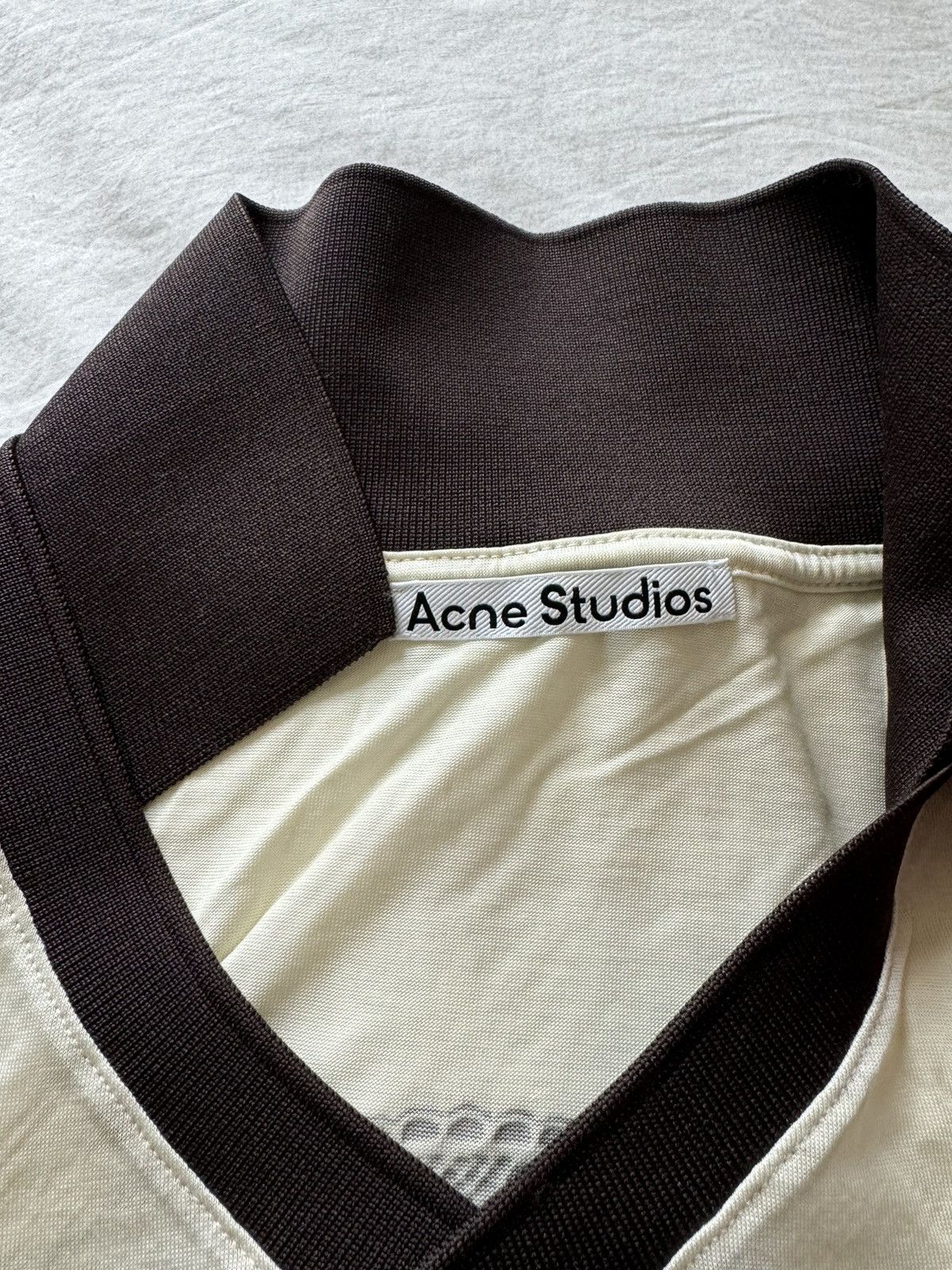 Acne Studios Acne Studios Logo Printed V-Neck Jersey Size US L / EU 52-54 / 3 - 2 Thumbnail