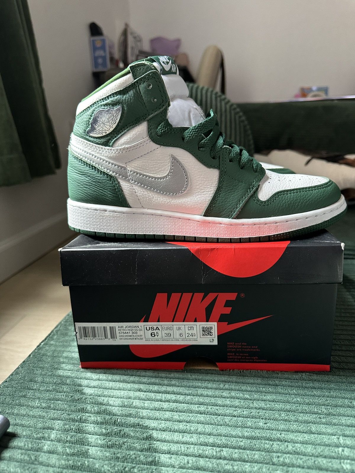 Jordan Brand × Nike Air Jordan 1 Retro George Green Size US 6.5 / EU 39-40 - 1 Thumbnail